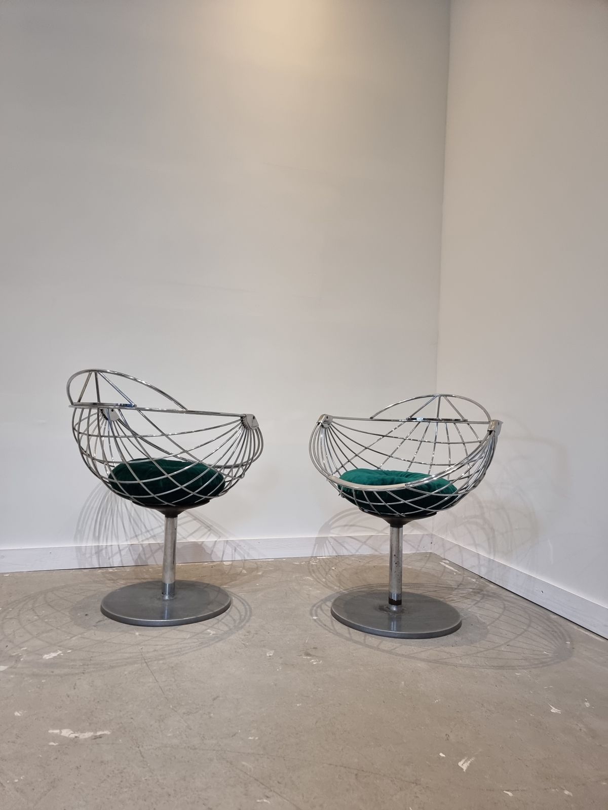 Set Of Two Atomic Ball Chairs By Rudi Verelst photo for sale