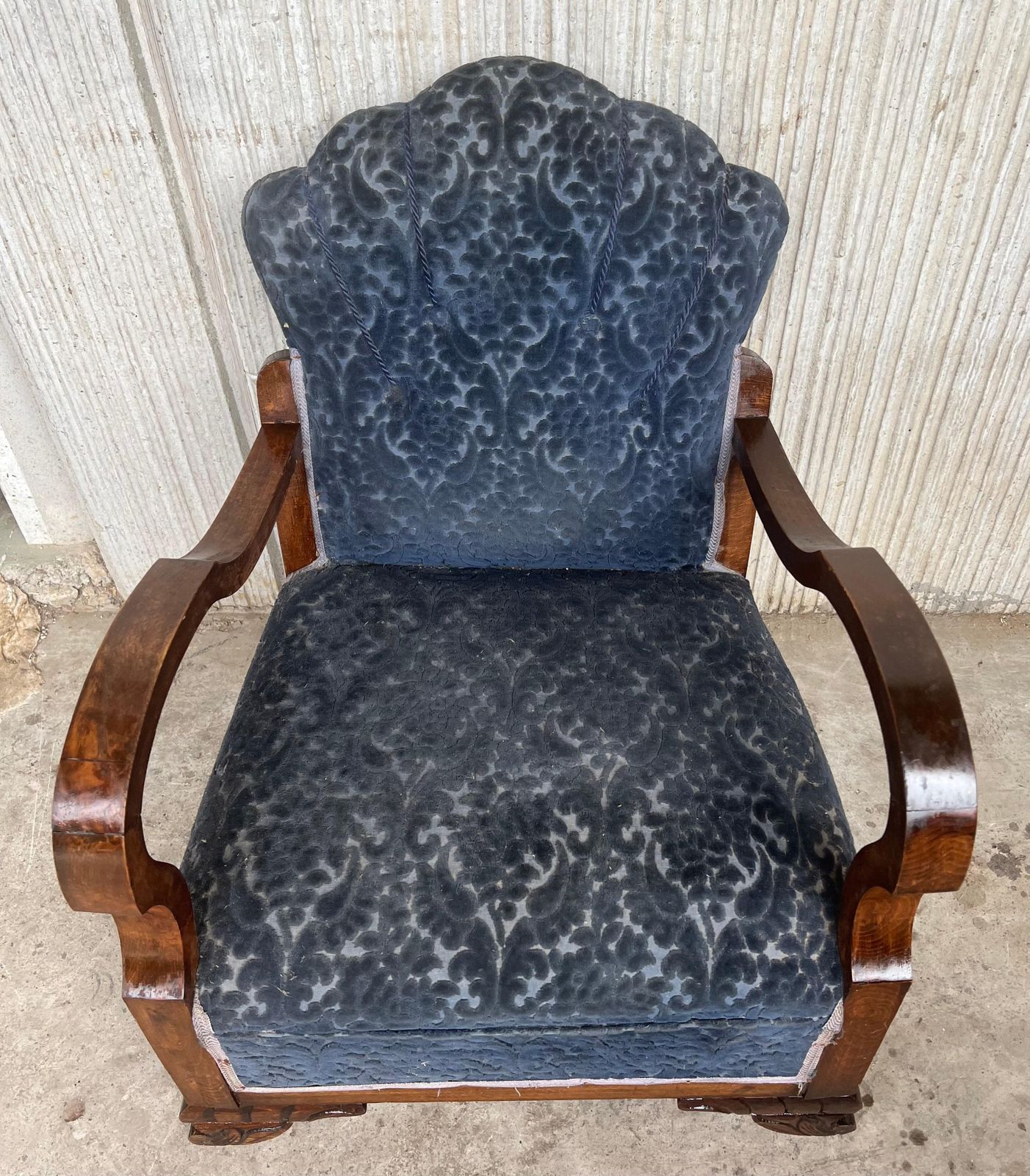 Paire de fauteuils club Art déco en velours damassé bleu encre photo vintage