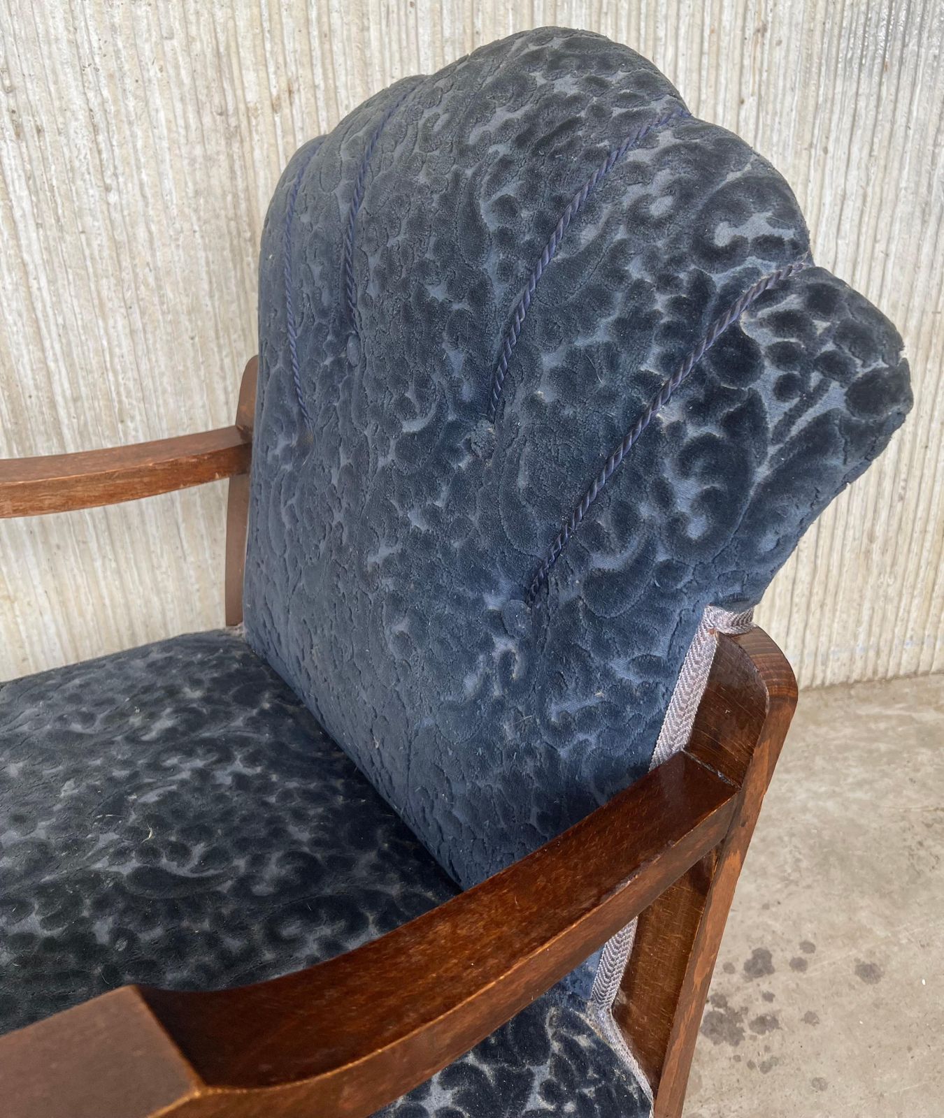 Mobilier Paire de fauteuils club Art déco en velours damassé bleu encre photo