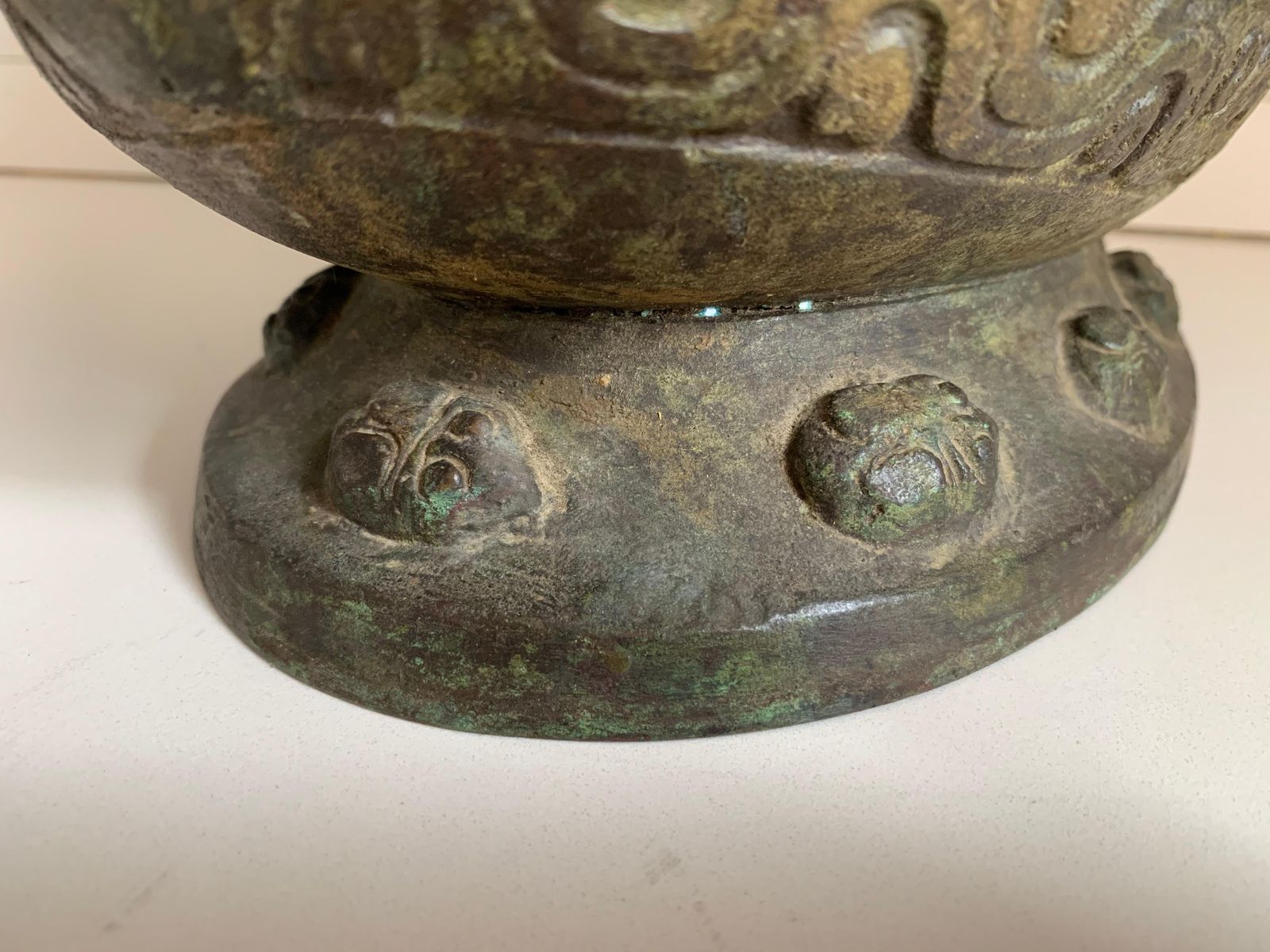 photo buy Vase en bronze archaïsant chinois, de style Gu de la dynastie Shang, vers 1900