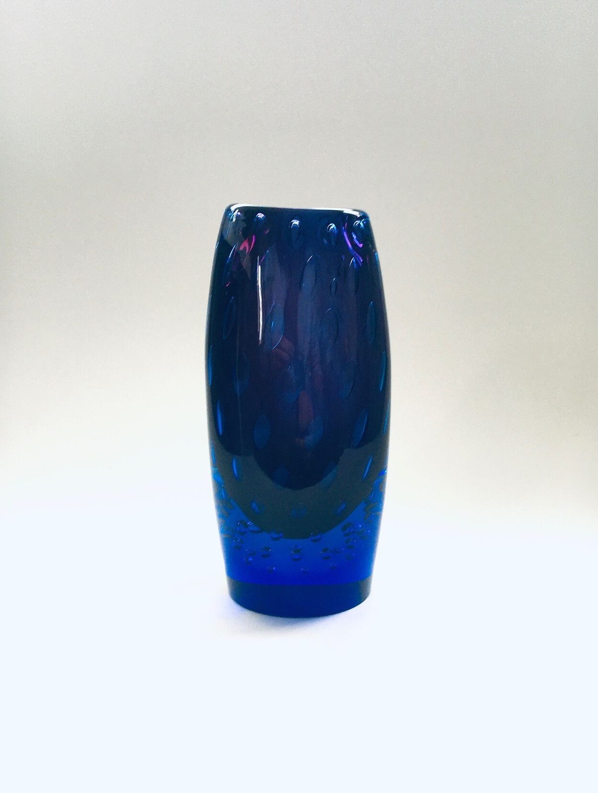 Modern Handblown Art Glass Bullicante Vase In Blue And Purple Colors photo Home Decor