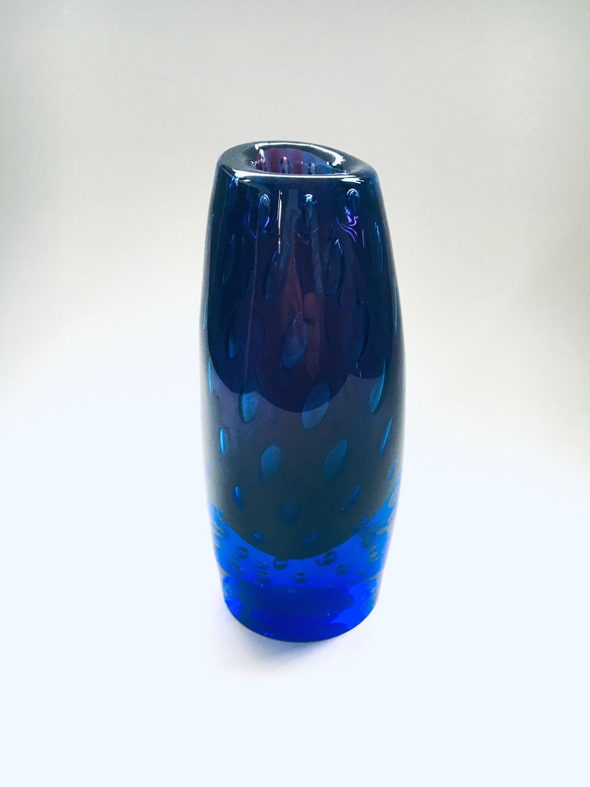 Modern Handblown Art Glass Bullicante Vase In Blue And Purple Colors photo vinterior