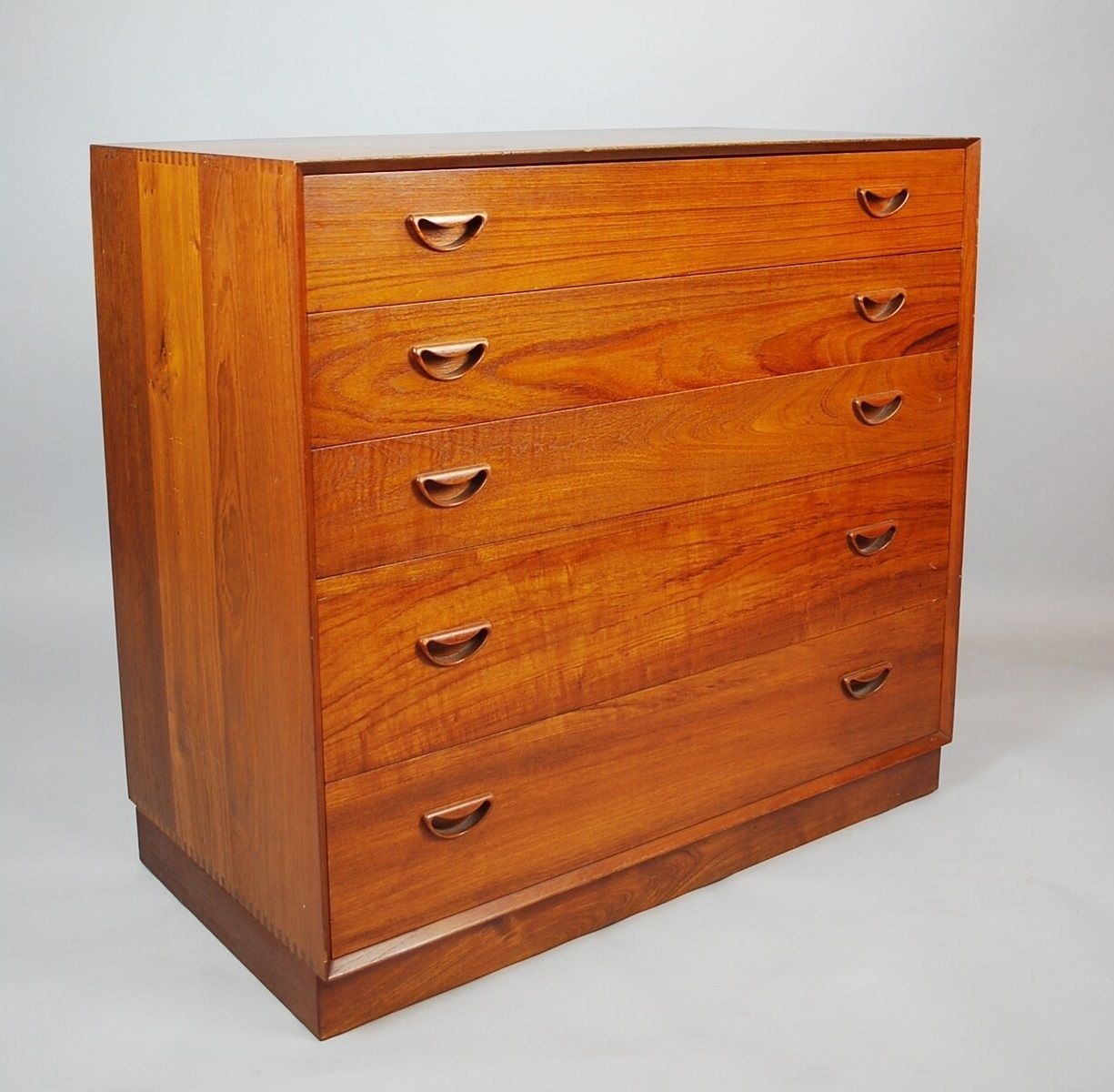 Mid Century Chest Of Drawers By Peter Hvidt & Molgaard Nielson