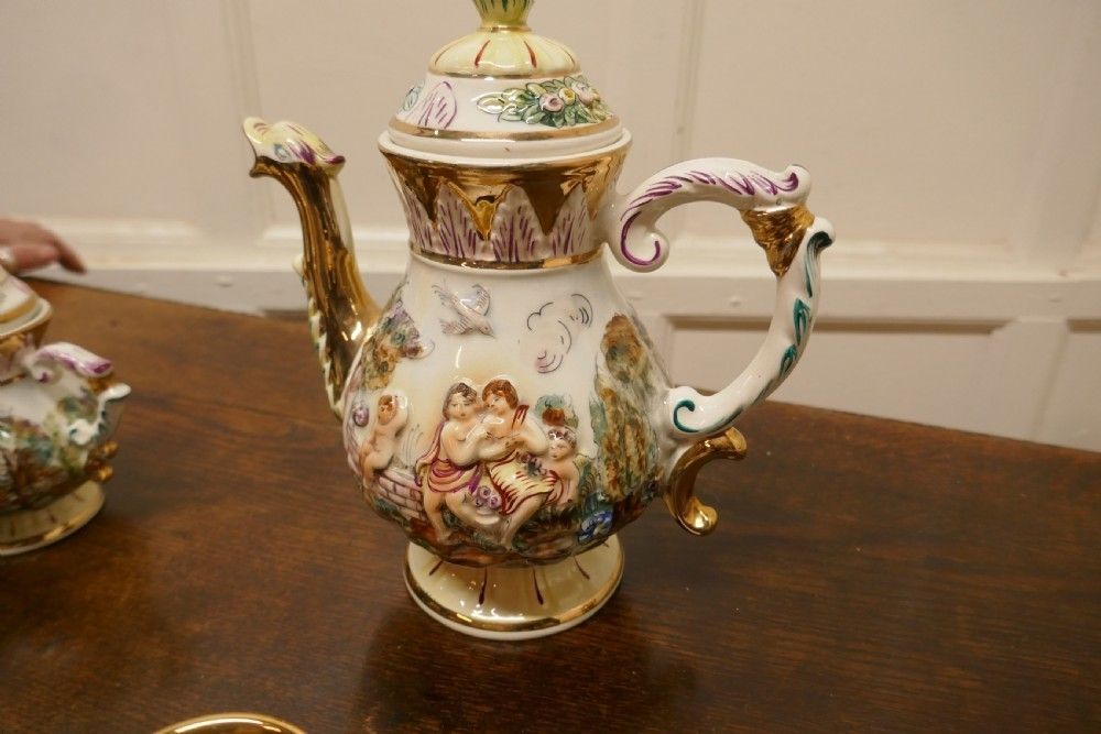 Charming 20th Century Capodimonte Coffee Set photo vinterior