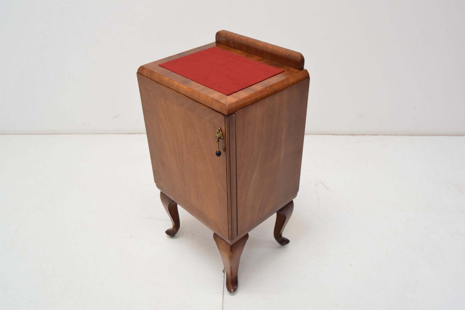 Mid Century Toalet Table 1950's. photo Furniture
