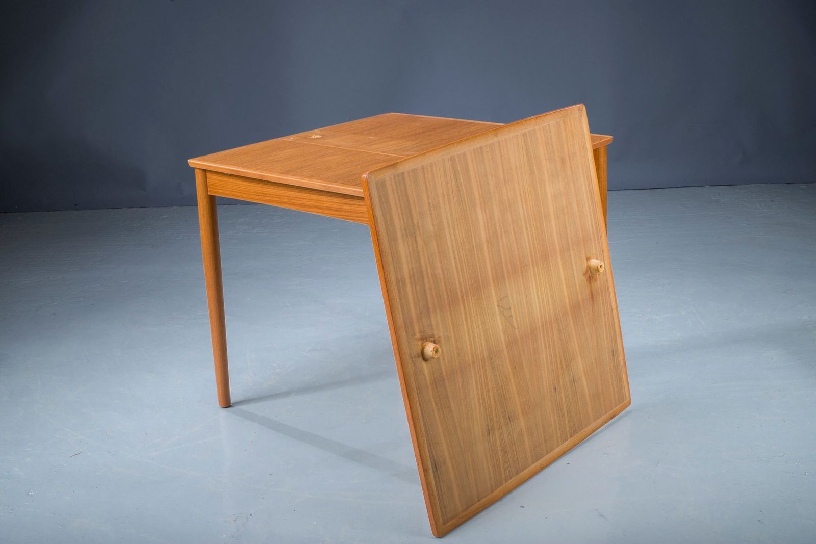 photo furniture Danish Extendable Teak Side Table By Poul Hundevad For Hundevad & Co., 1960s