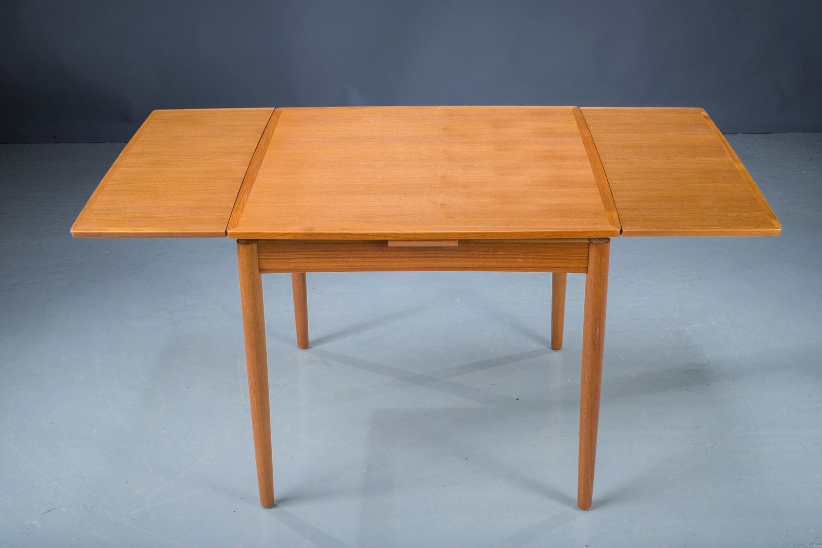 photo vinterior Danish Extendable Teak Side Table By Poul Hundevad For Hundevad & Co., 1960s