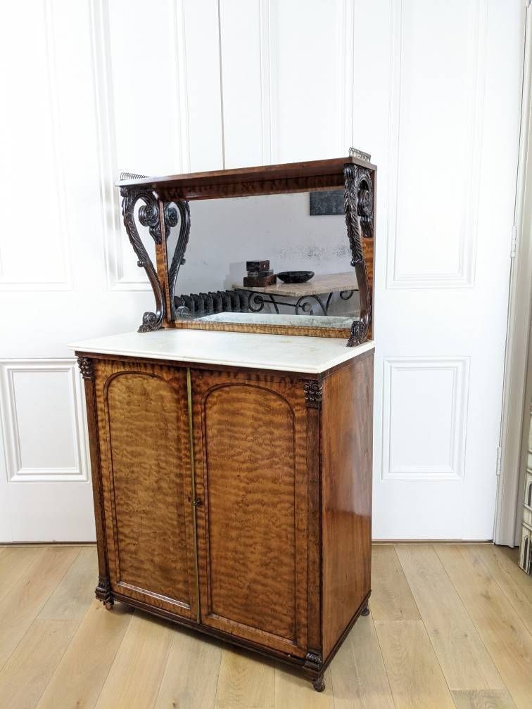An Fine Antique William IV 'Plum Pudding Mahogany' Chiffonnier Of Super Quality Chiffonier photo for sale