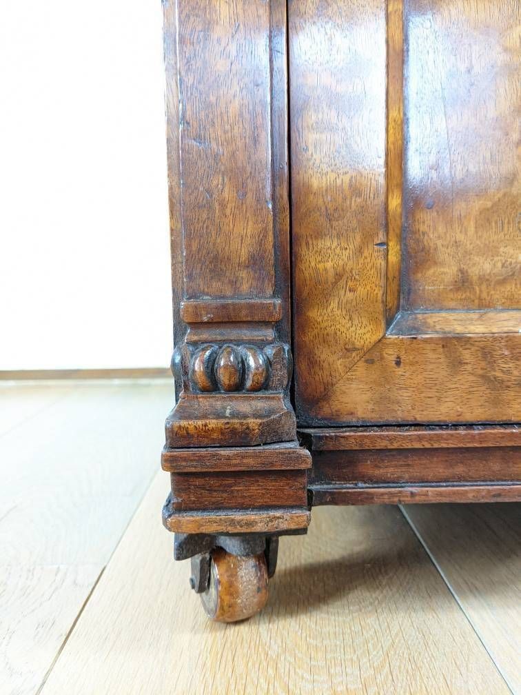 An Fine Antique William IV 'Plum Pudding Mahogany' Chiffonnier Of Super Quality Chiffonier photo vinterior