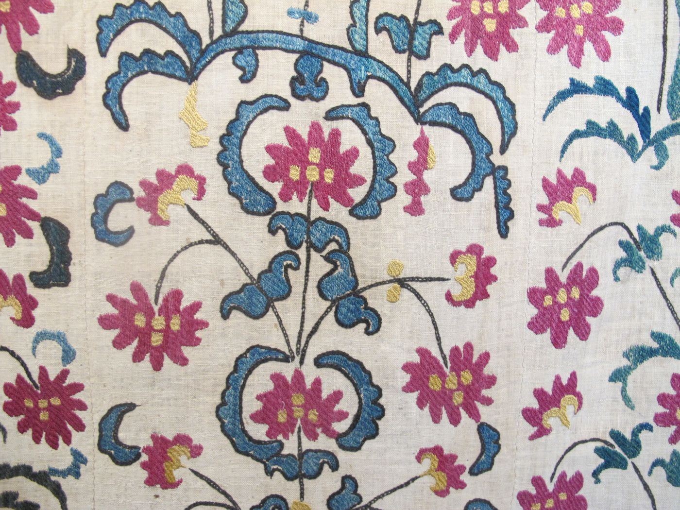Silk Embroidered Suzani, Circa 1870, 2.70m X 1.60m (8'11" X 5'3") photo 5850.0