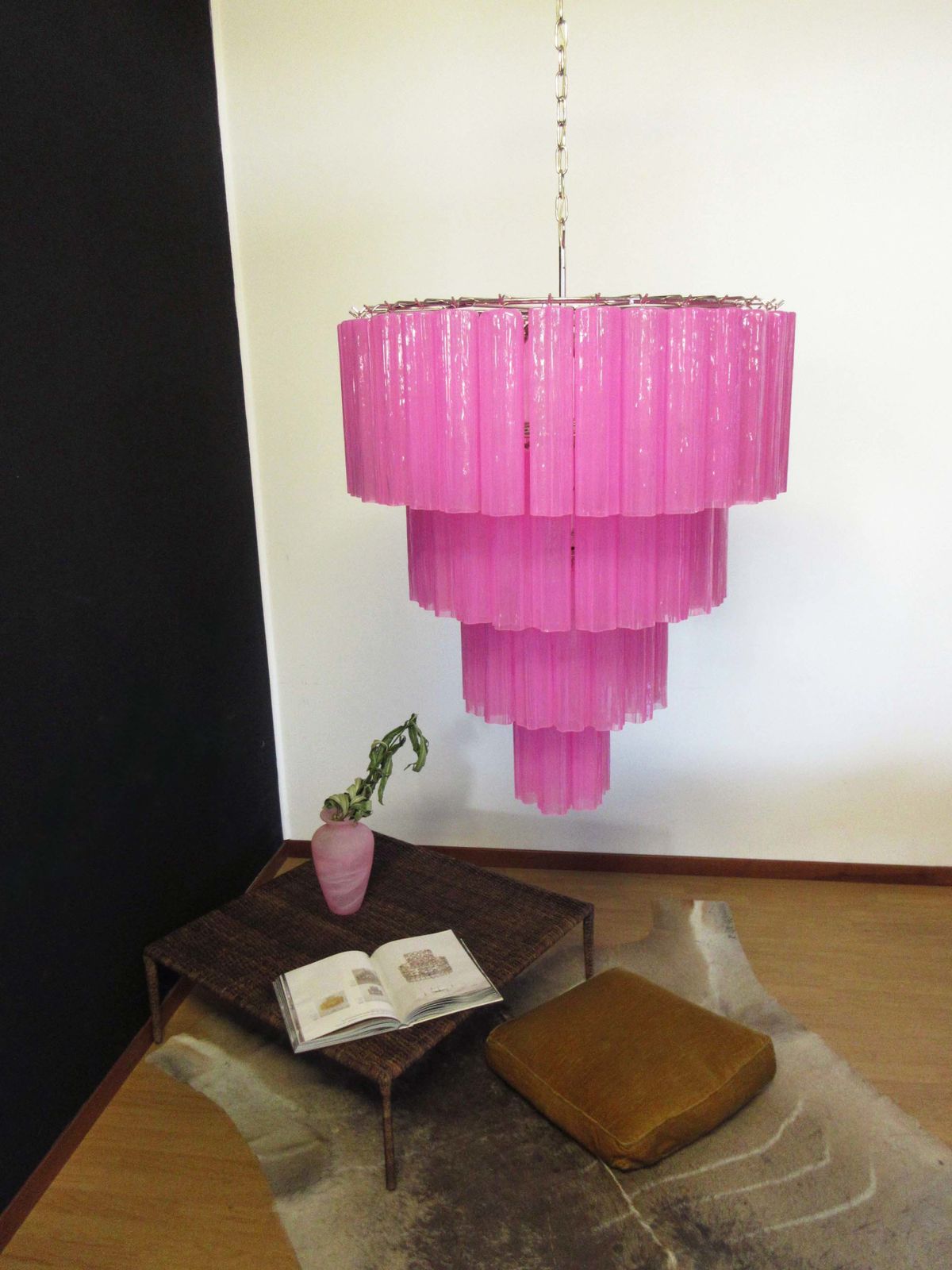 photo furniture Huge Vintage Murano Glass Tiered Chandelier   78 Glasses   Pink Fuxia Silk
