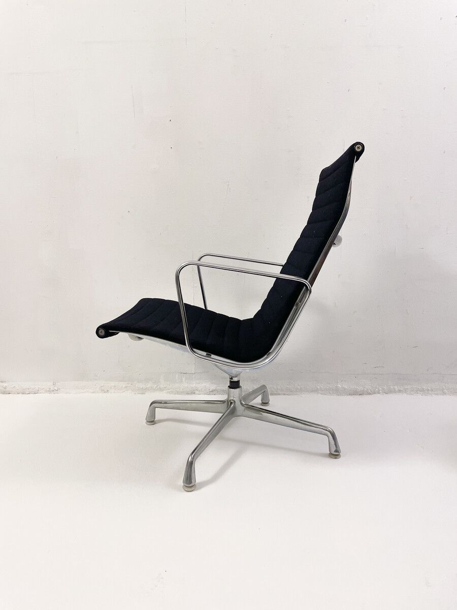 Eames Desk Chair "Ea 117" By Herman Miller photo furniture