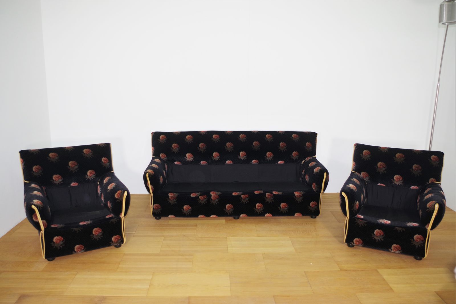 Chenille Flower Sofa, 70s, 1970s photo 6020.0