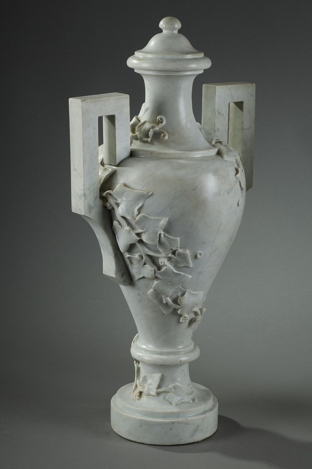 photo furniture Pair Of White Marble Vases, 19th Century