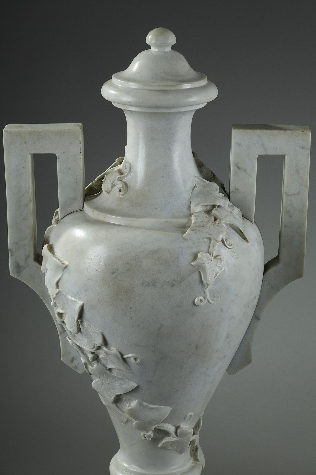 photo vintage Pair Of White Marble Vases, 19th Century