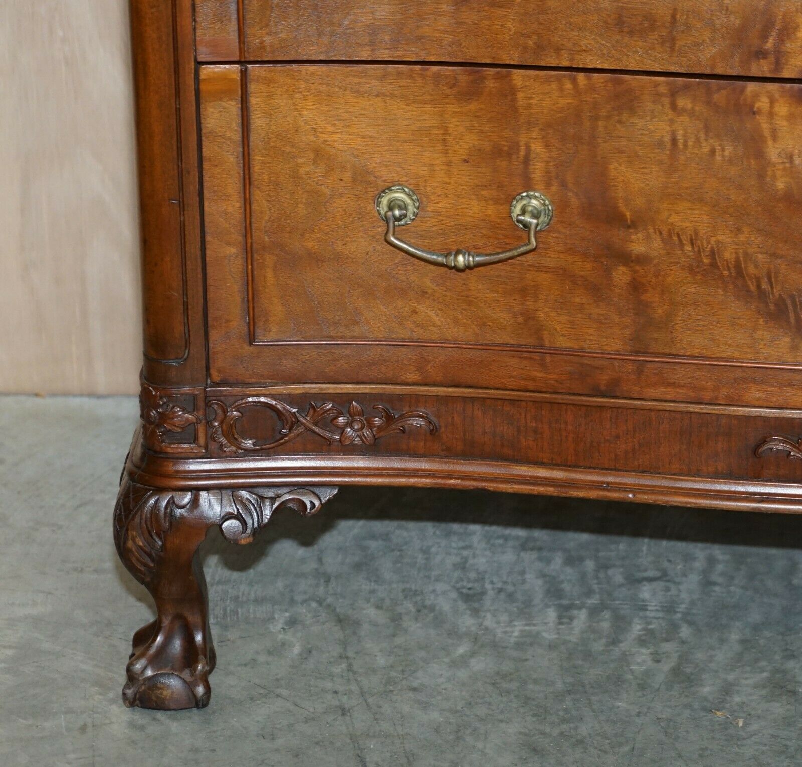 Antique Serpentine Fronted Claw & Ball Feet Flamed Mahogany Chest Of Drawers photo vinterior