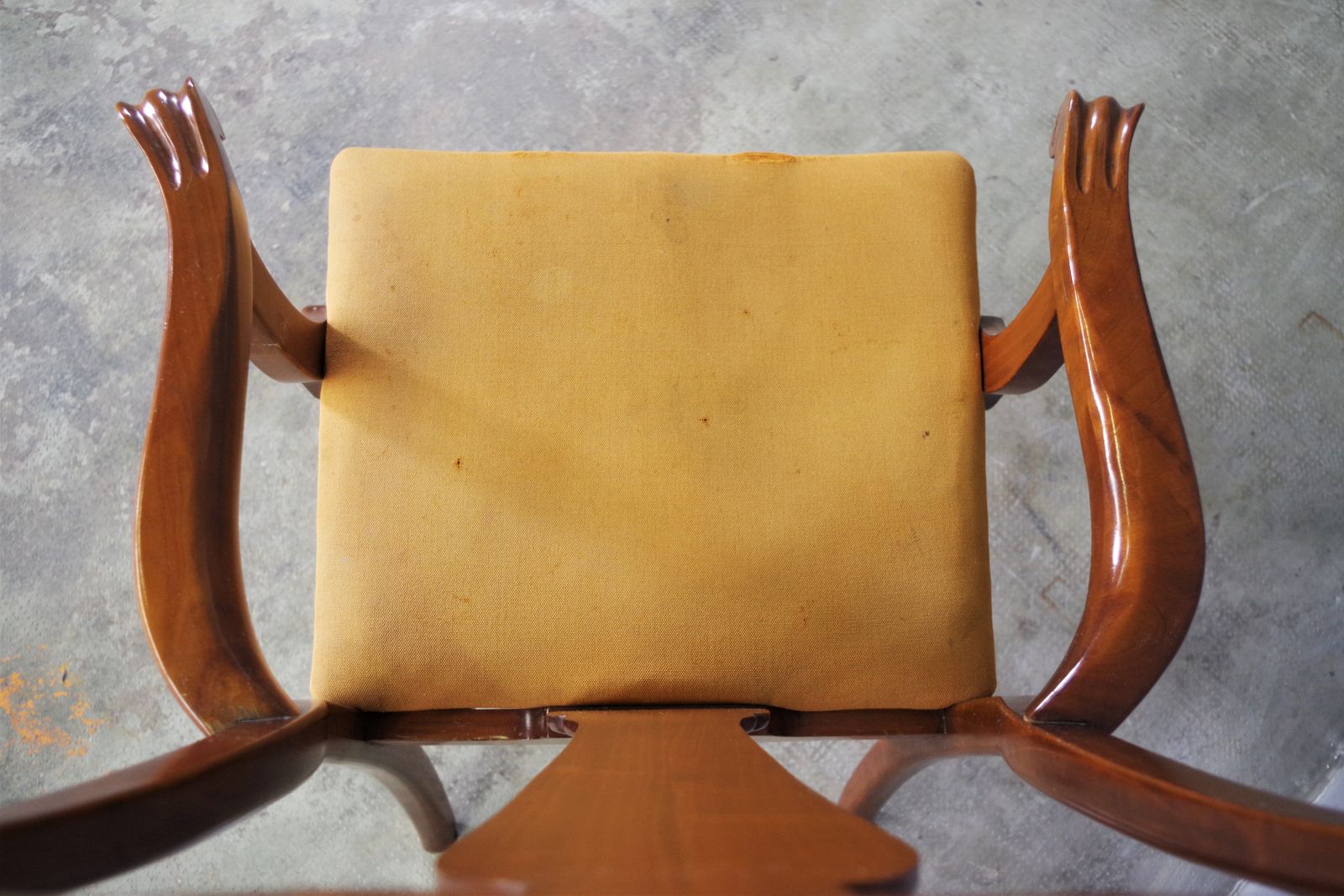 photo furniture Original Antique Queen Anne Armchair, In Mahogany And Leather
