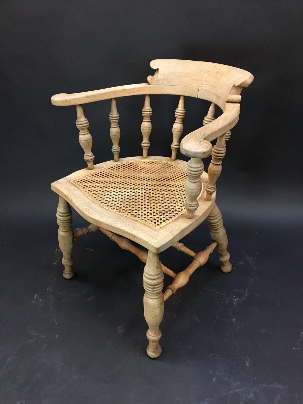 photo furniture C19th Mahogany Captains Chair, 1800s