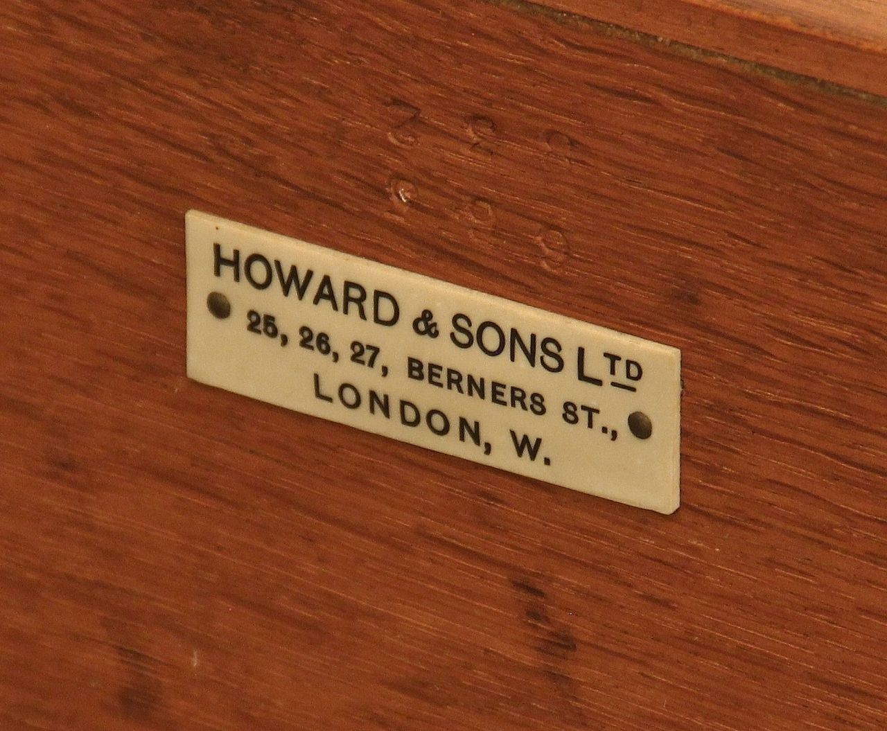 photo vinterior Early 20th Century Walnut Card Table By Howard & Co London