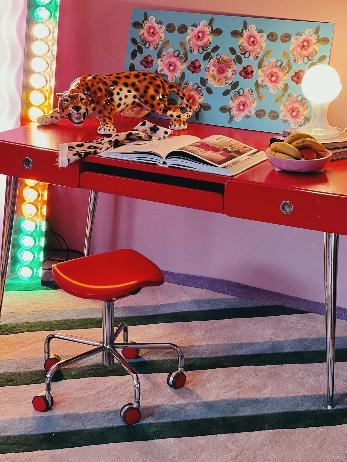 Red Lacquered 1980s Desk By Raul Barbieri photo 1949.0