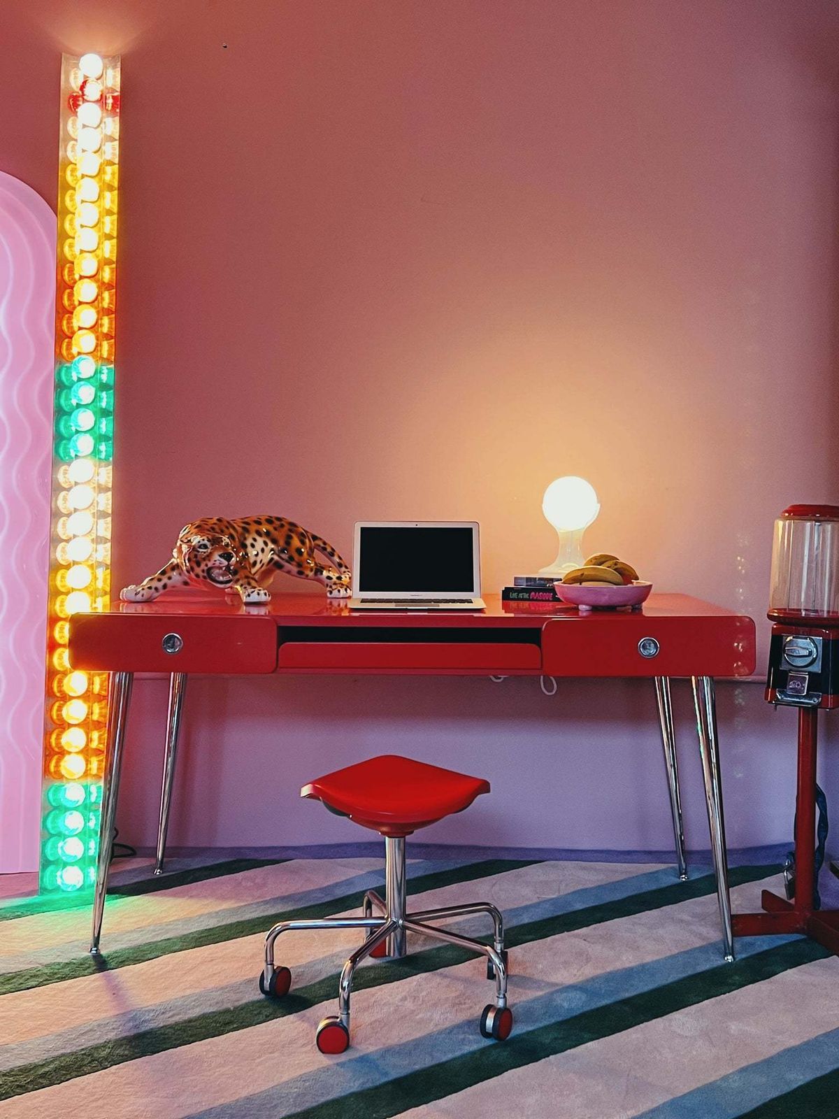 Red Lacquered 1980s Desk By Raul Barbieri photo vinterior