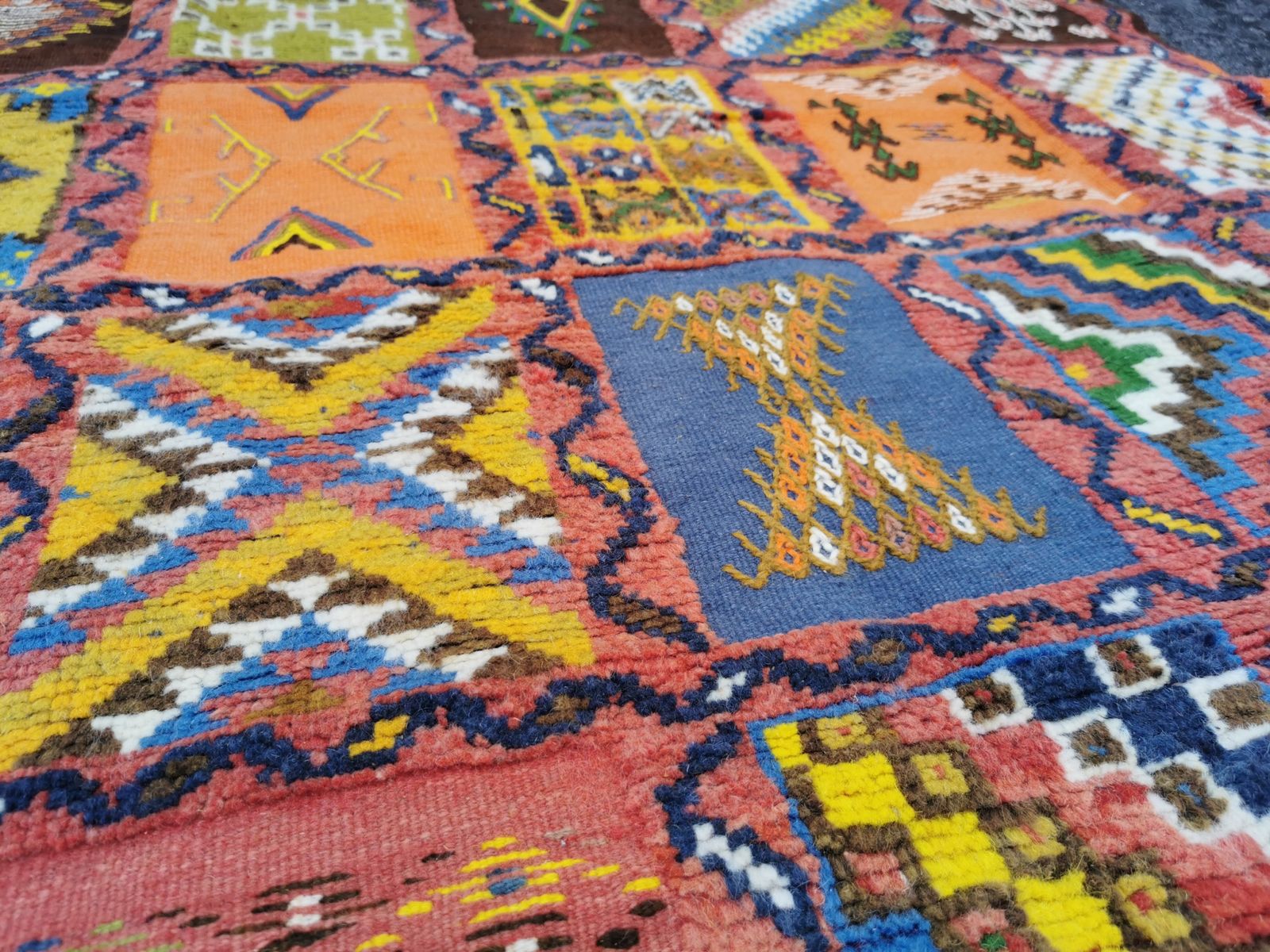 Vibrant Handmade Moroccan Berber Rug. Medium Size photo vintage