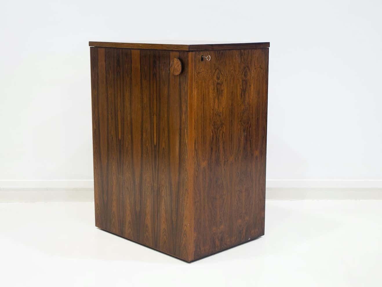 Wooden Free Standing Dry Bar With Flip Up Top photo 2500.0