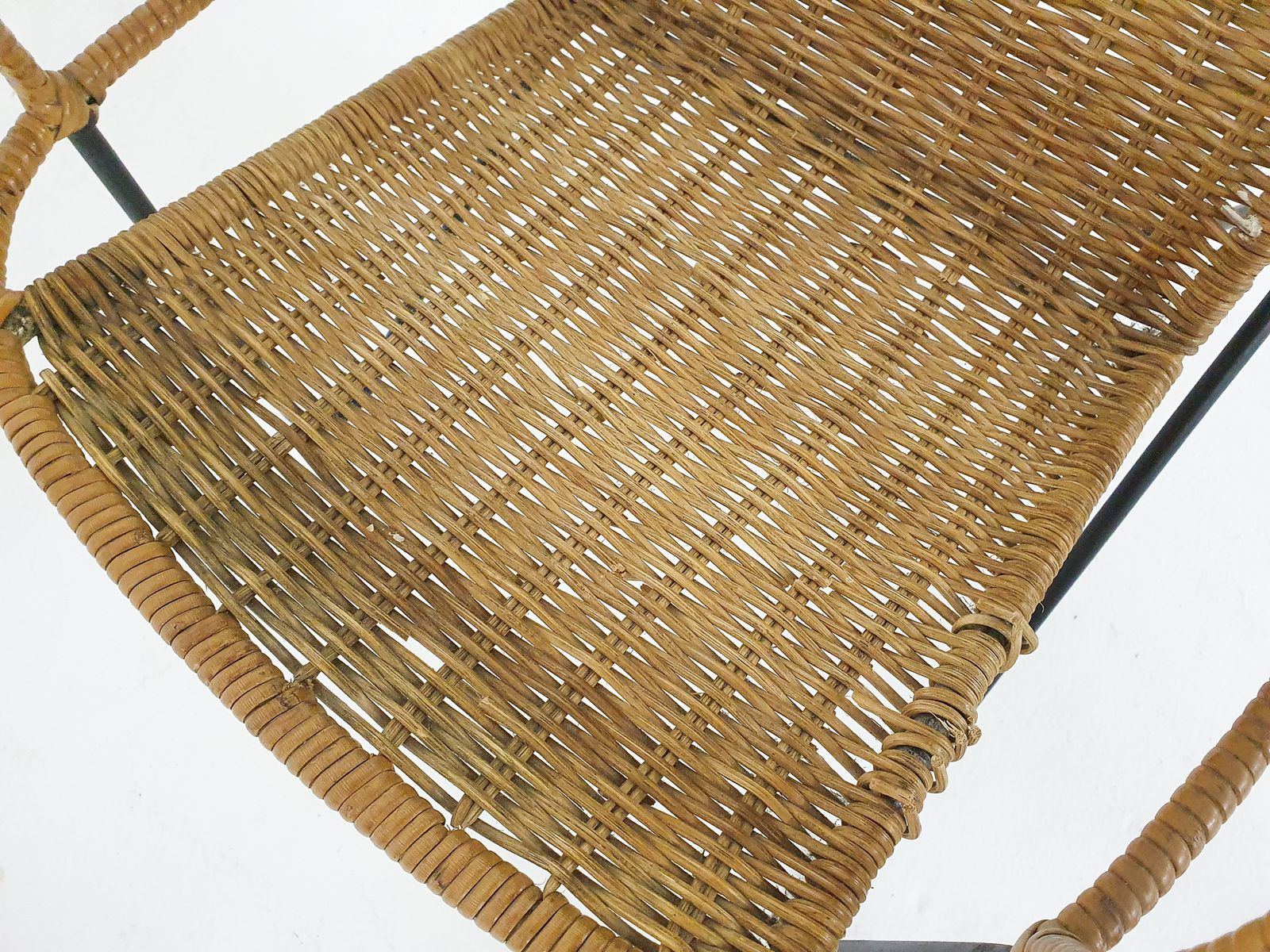 photo furniture Elegante Kinderstoel Van Rotan En Metaal, Ca. Jaren 1950