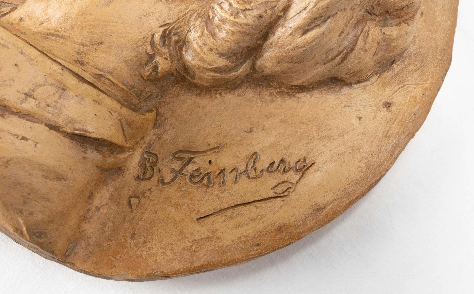 Médaillon mural figurant une femme, sculpture en plaque signée B. Feinberg, fin du XIXe siècle photo Art
