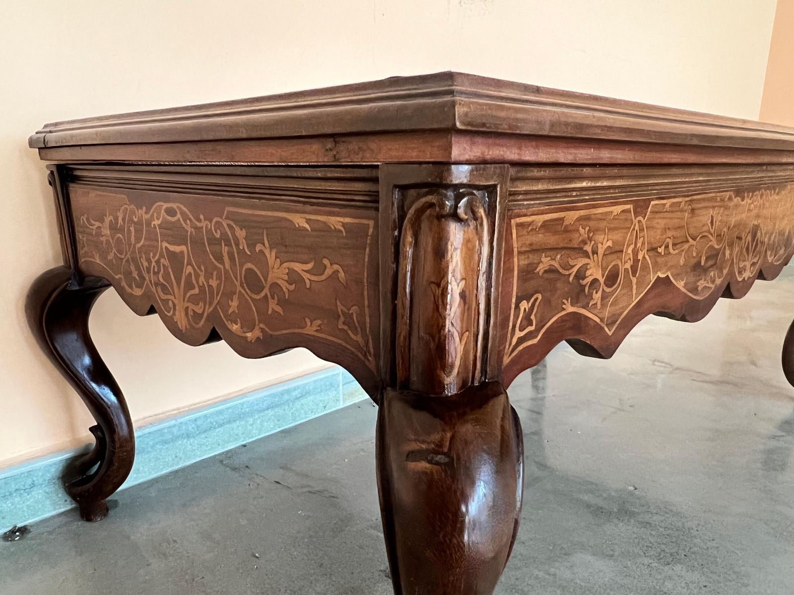 photo vinterior Table basse vitrine de style victorien, XXe siècle
