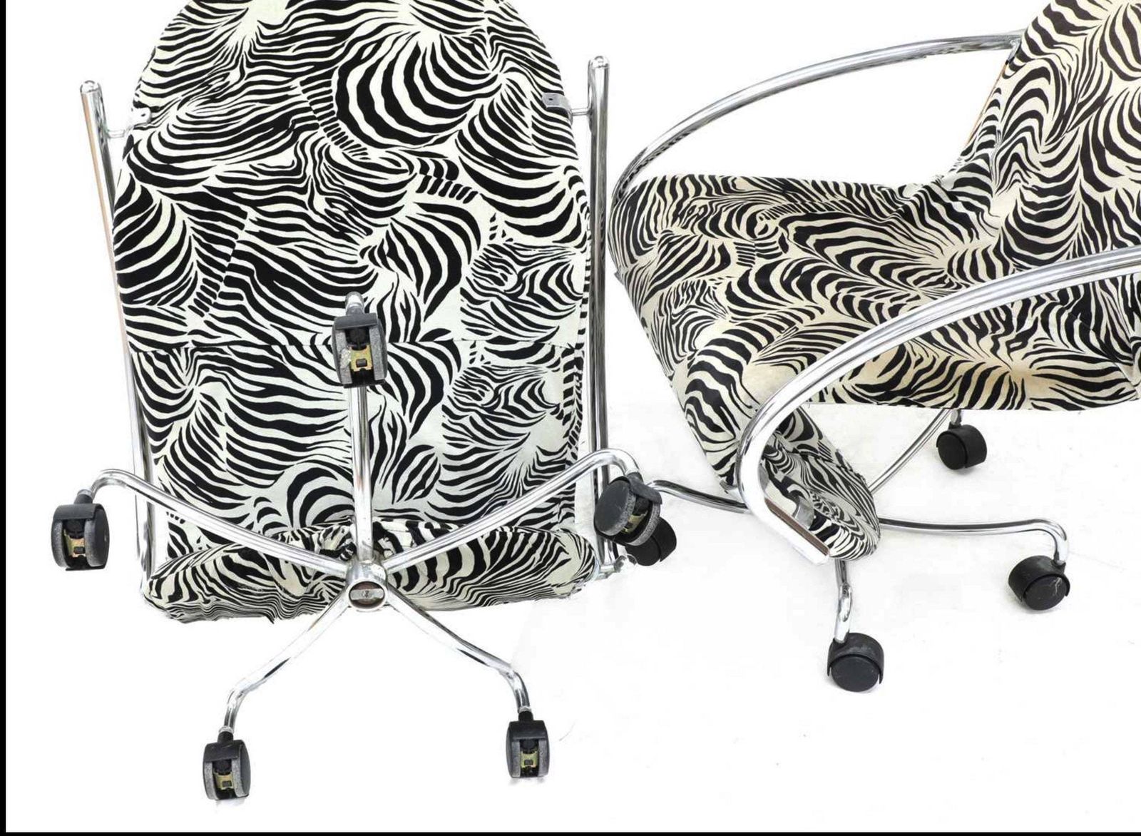 Pair Of Verner Panton For Fritz Hansen System 1 2 3 Zebra Print Chairs photo 1200.0