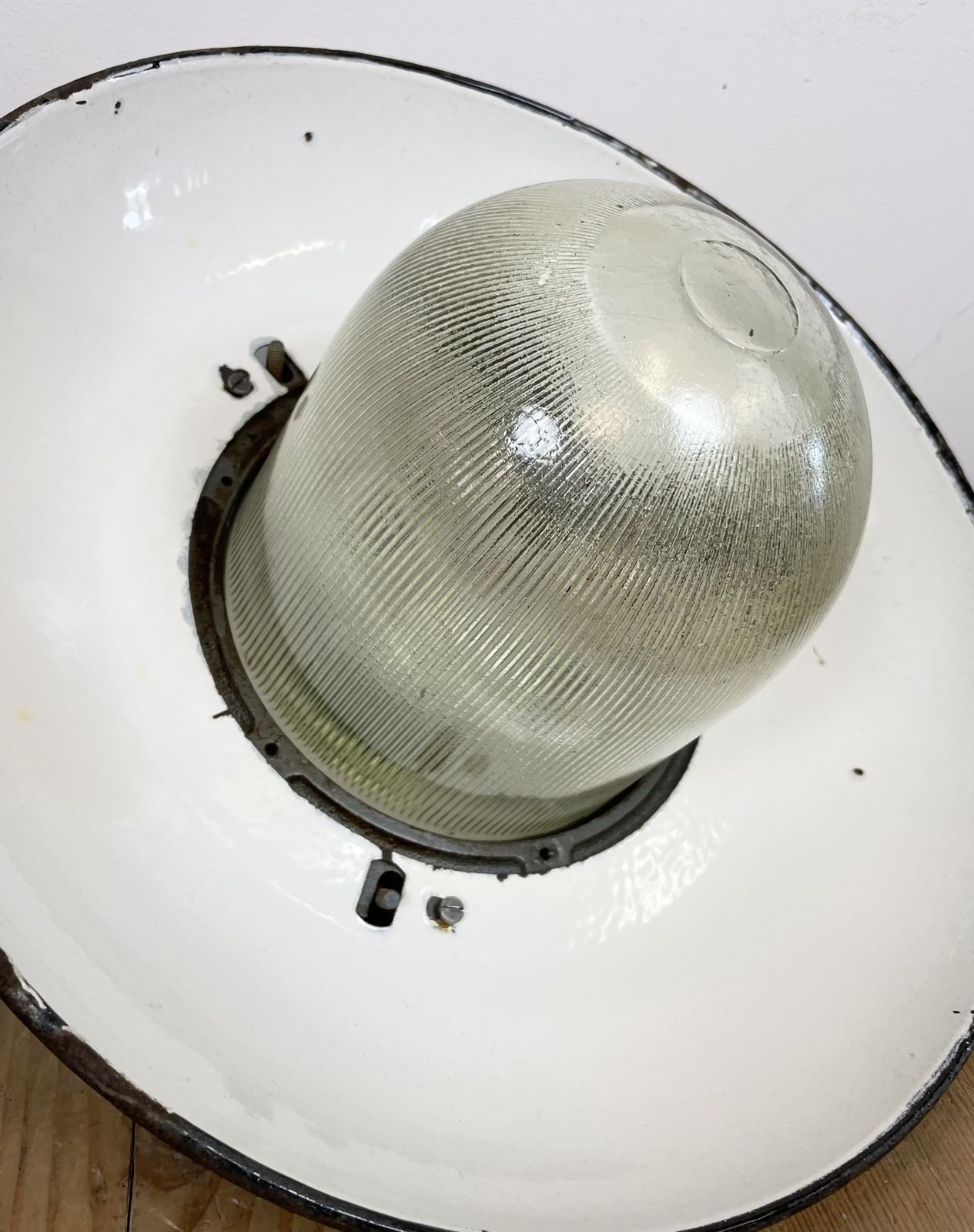 photo vintage Industrial Grey Enamel Factory Pendant Lamp In Cast Iron From Zaos, 1960s, 25x