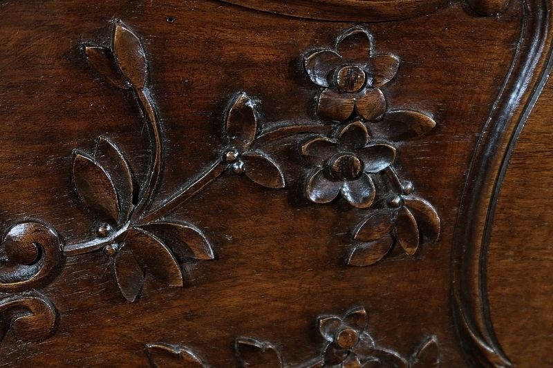 photo furniture French Provencal Kneader In Solid Walnut, 19th Century