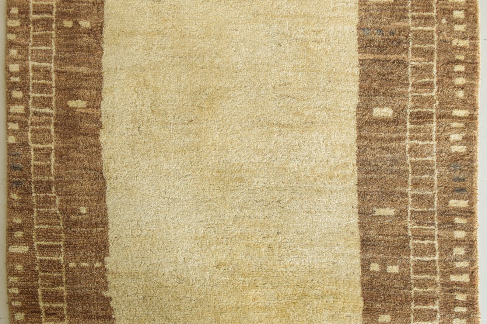 Modernistisch handgeweven beige vloerkleed, midden 20e eeuw photo Textiel