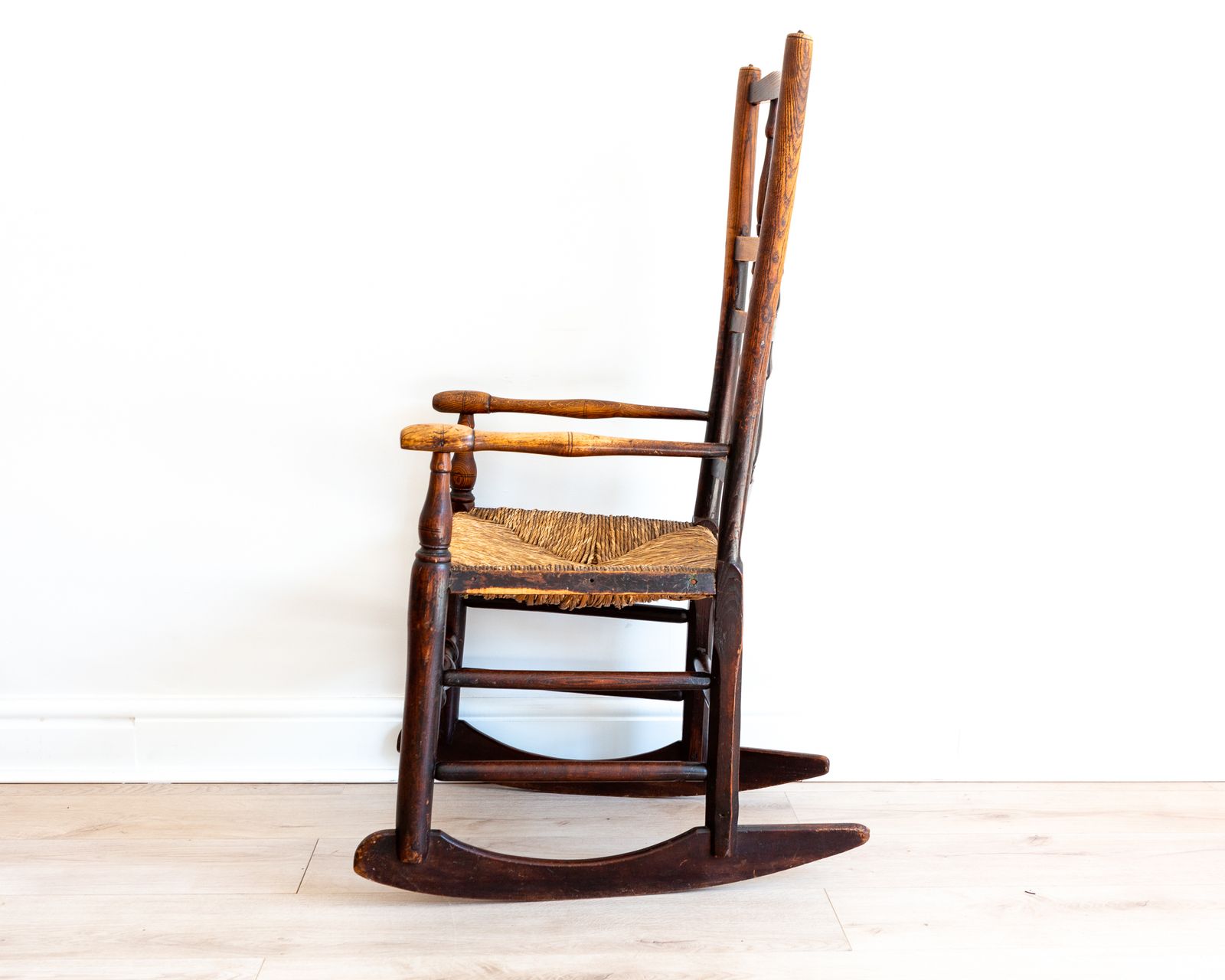 Georgian Rocking Chair 18th Century English Antiqu.E Lancashire Armchai.R Spindle Back Rush Seat Ash Elm Country Farmhouse Rusti.C photo vintage