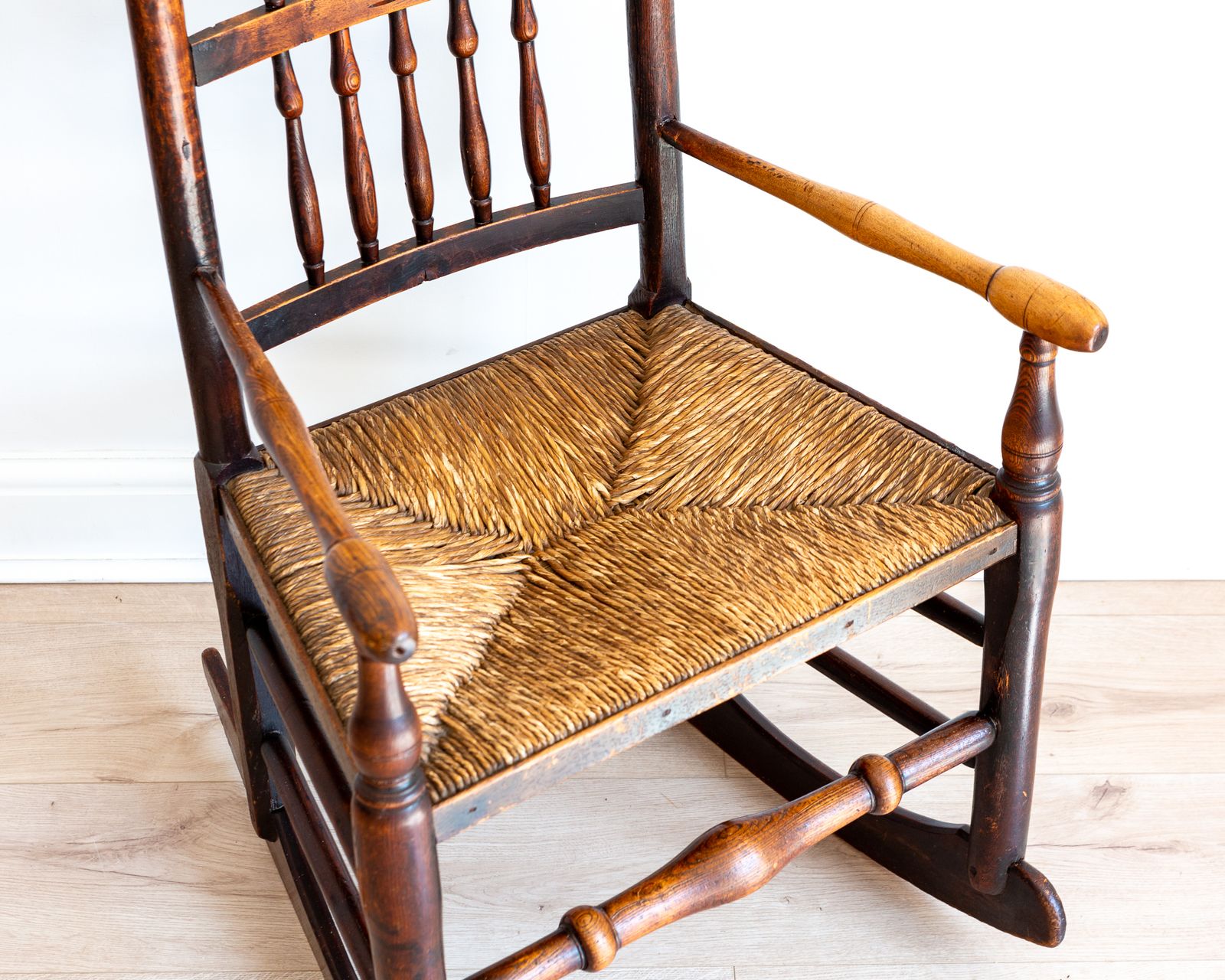 Georgian Rocking Chair 18th Century English Antiqu.E Lancashire Armchai.R Spindle Back Rush Seat Ash Elm Country Farmhouse Rusti.C photo Furniture