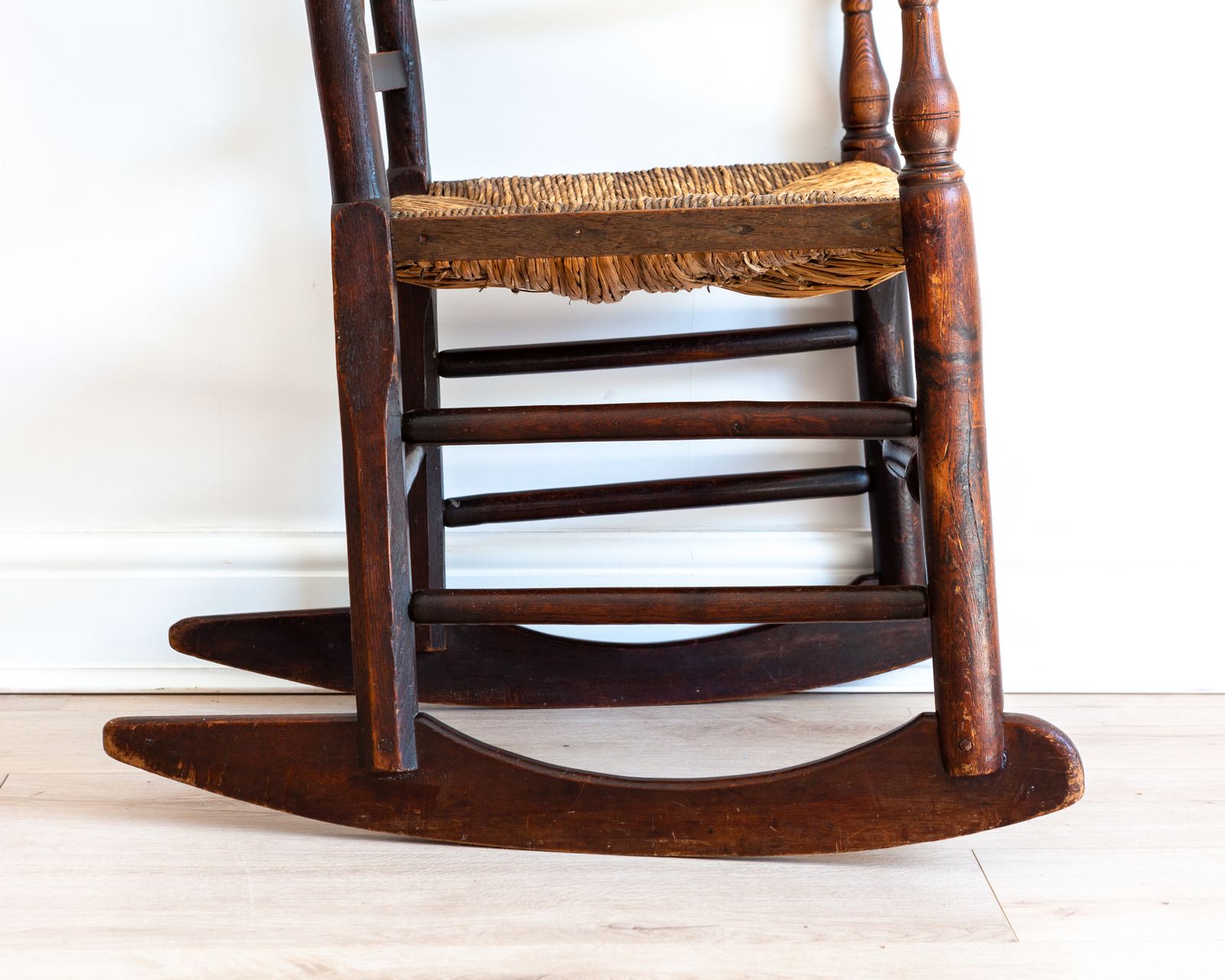 Georgian Rocking Chair 18th Century English Antiqu.E Lancashire Armchai.R Spindle Back Rush Seat Ash Elm Country Farmhouse Rusti.C photo vinterior