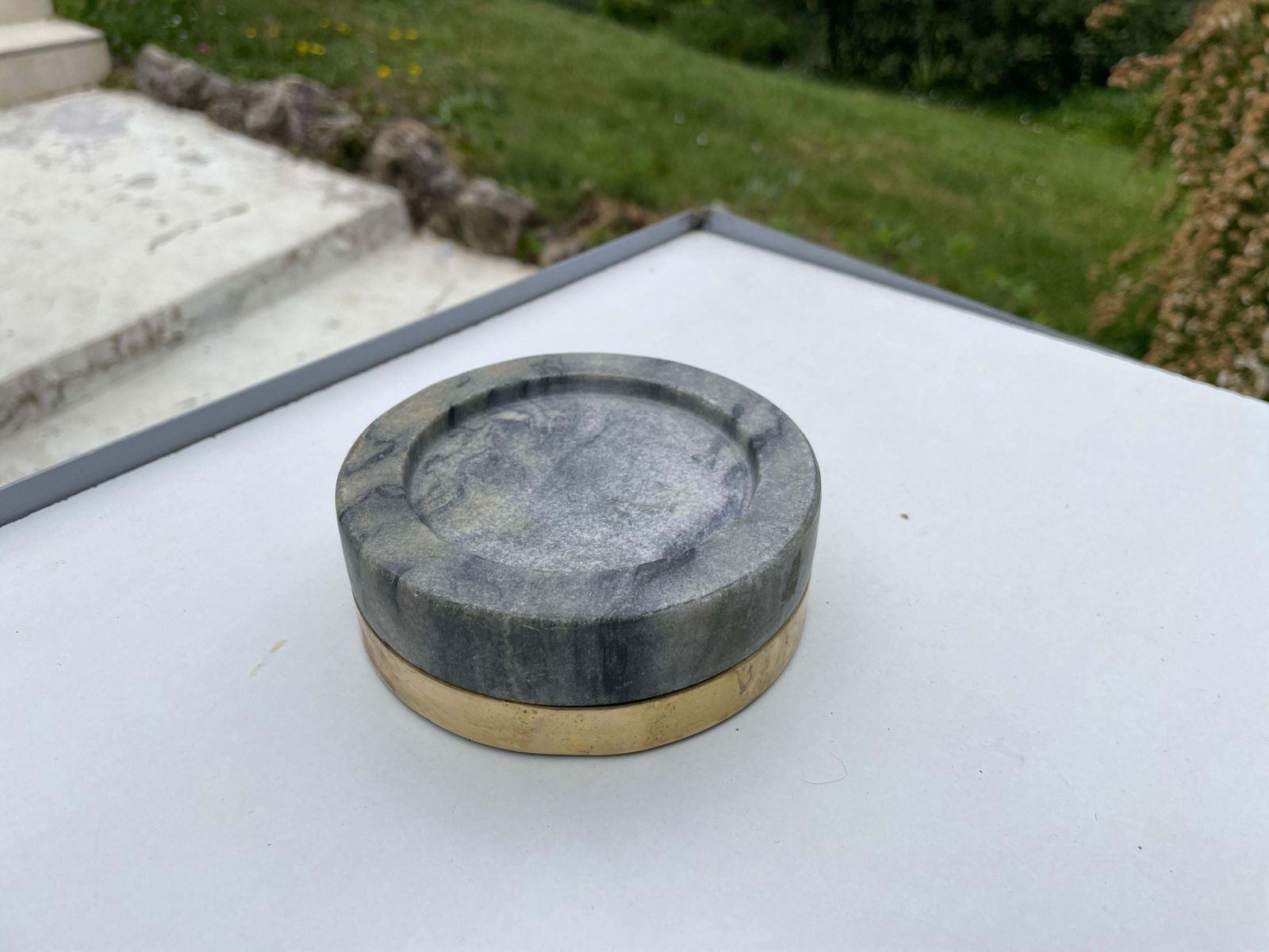 Vide Poche, Ashtray, In Marble And Brass, Grey And Gold Color, Italy 1960 photo furniture