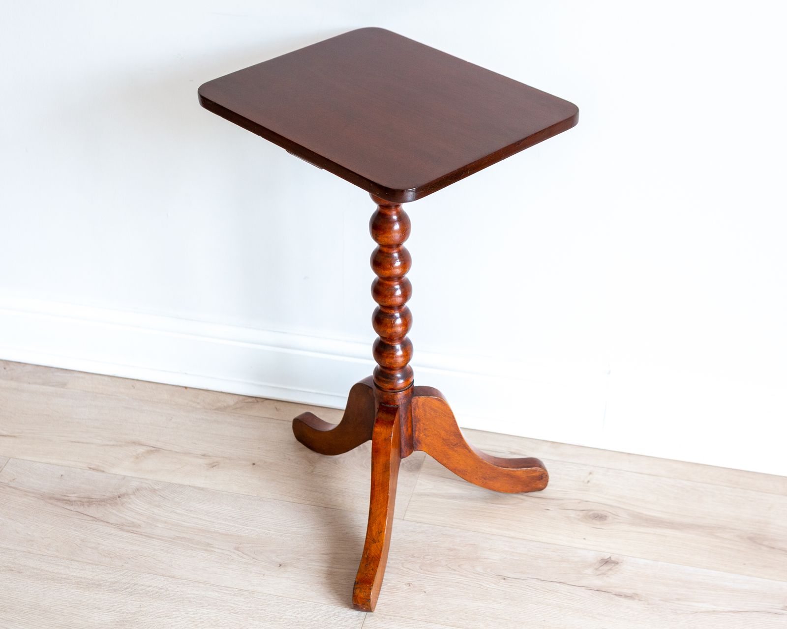 Antique Georgian Mahogany Bobbin Turned Pedestal Tripod Wine Table Side Table