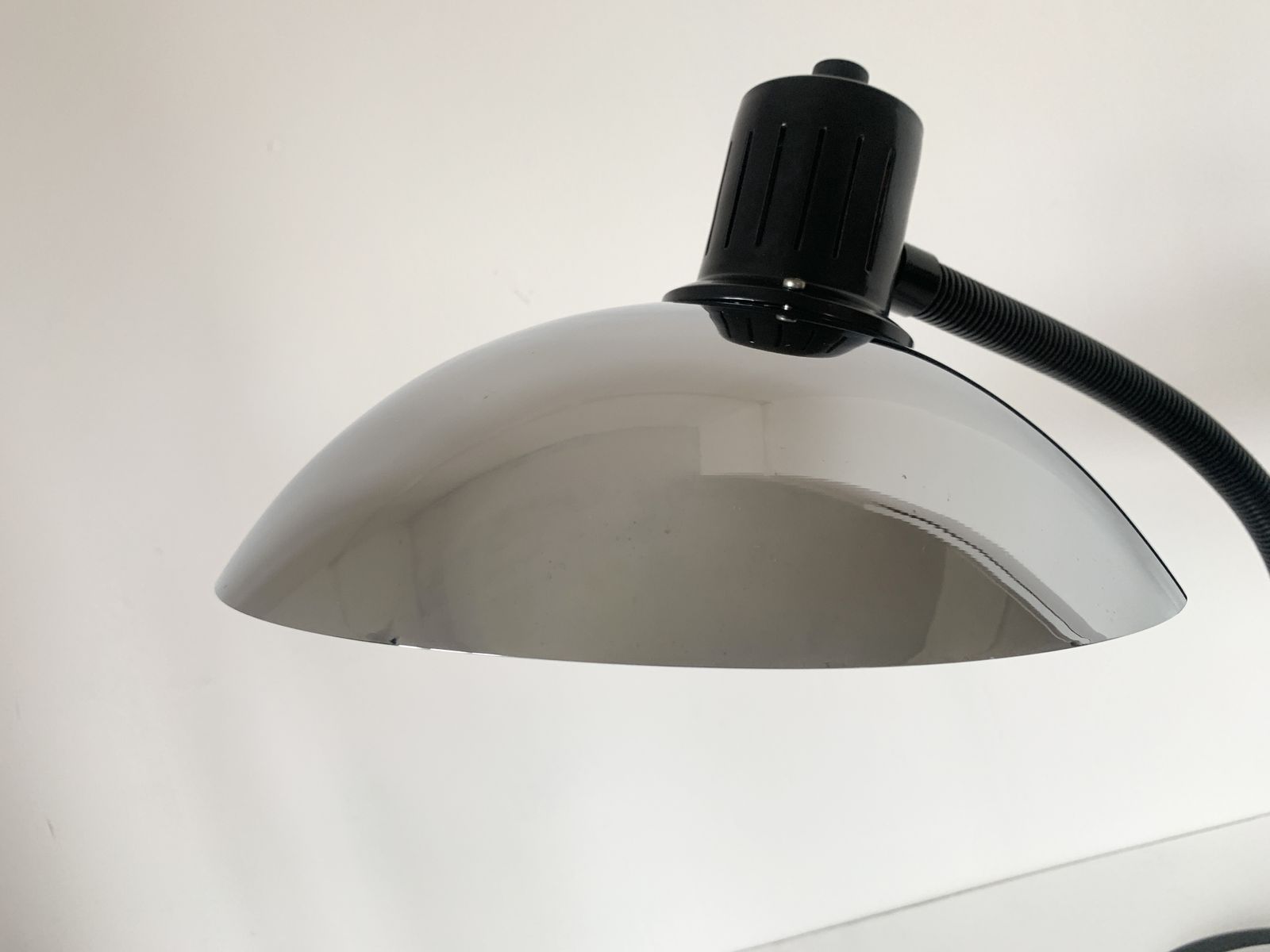 photo furniture Vintage Mid Century Post Modern Ufo Saucer Black & Chrome Desk Lamp
