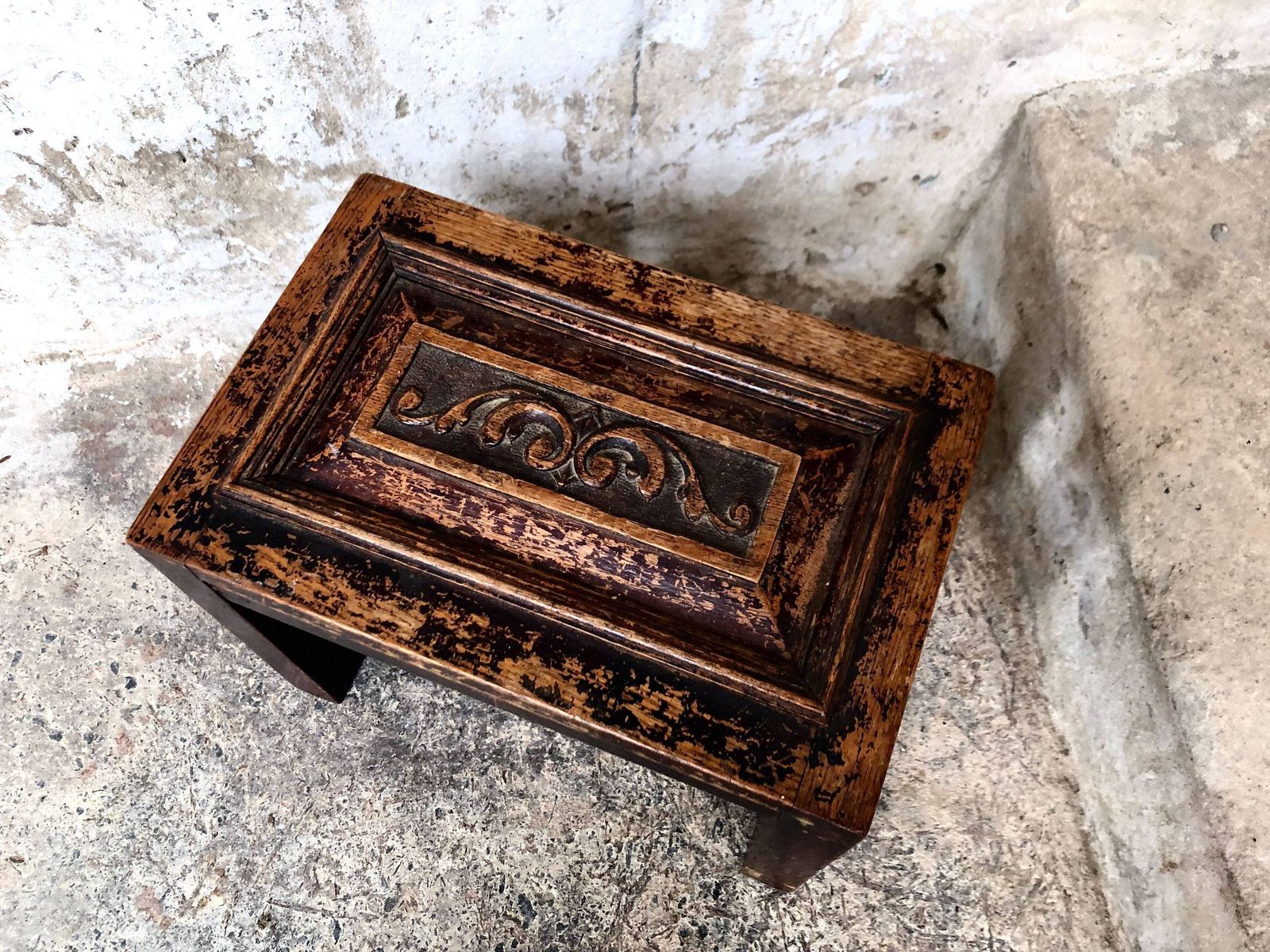 Antique Wooden Carved Foot Stool   Rustic Country Home photo vinterior