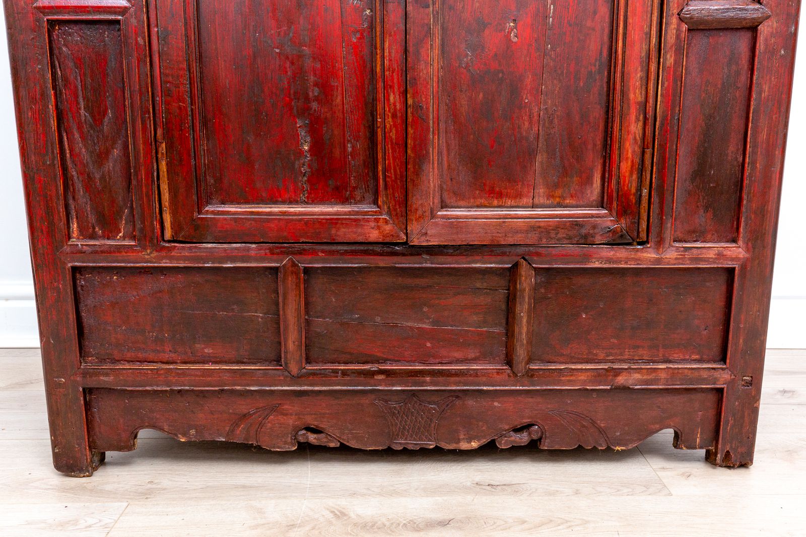 photo furniture Rare Late 18th Century Chinese Red Lacquered Panelled Shanxi Wedding Cabinet Oriental