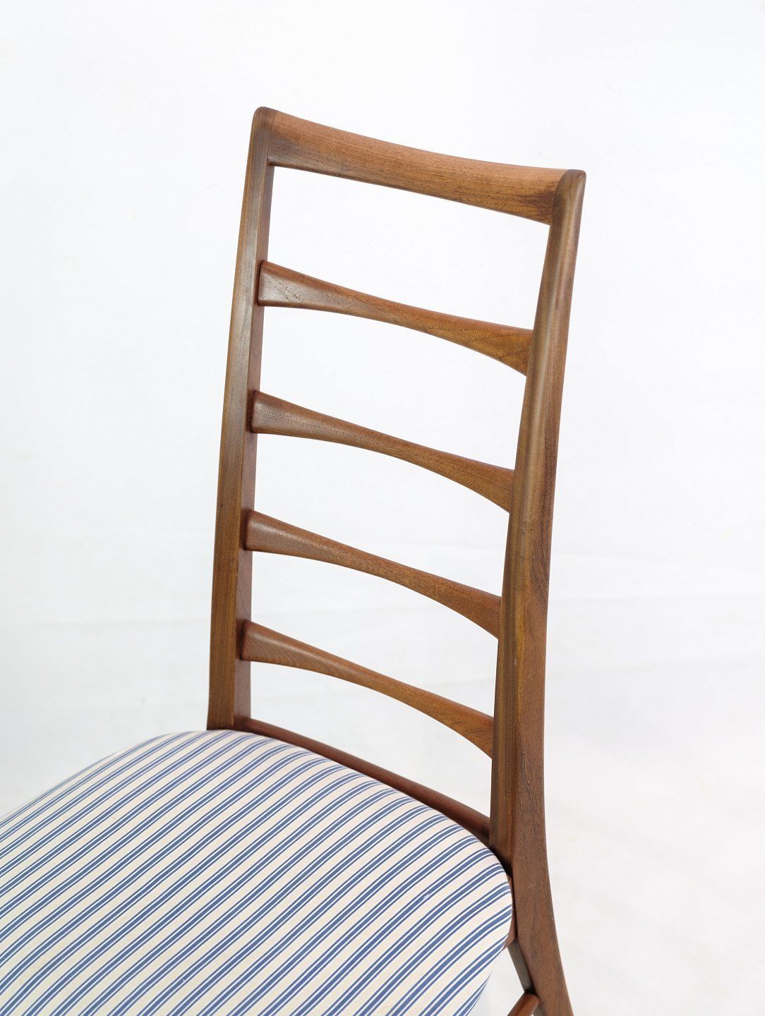 Four Chairs, Model Lis, Niels Koefoed, 1960 photo for sale