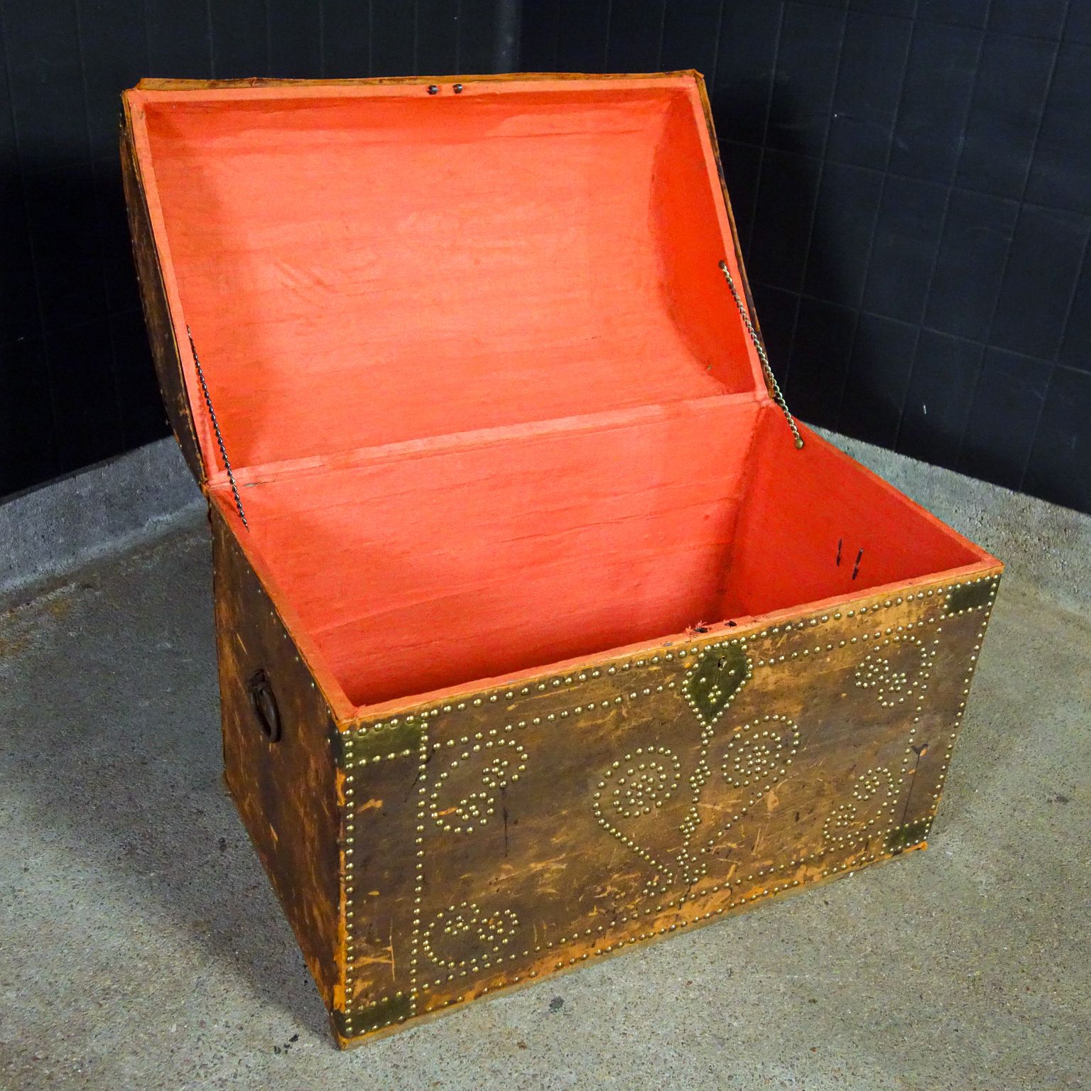 Brocante Swedish Wedding Chest – Leather – 19th Century photo 612.56