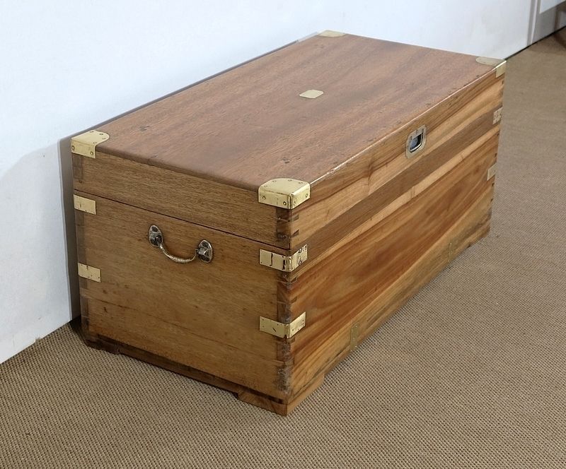 Camphor And Blond Mahogany Travel Trunk – Late 19th Century photo for sale