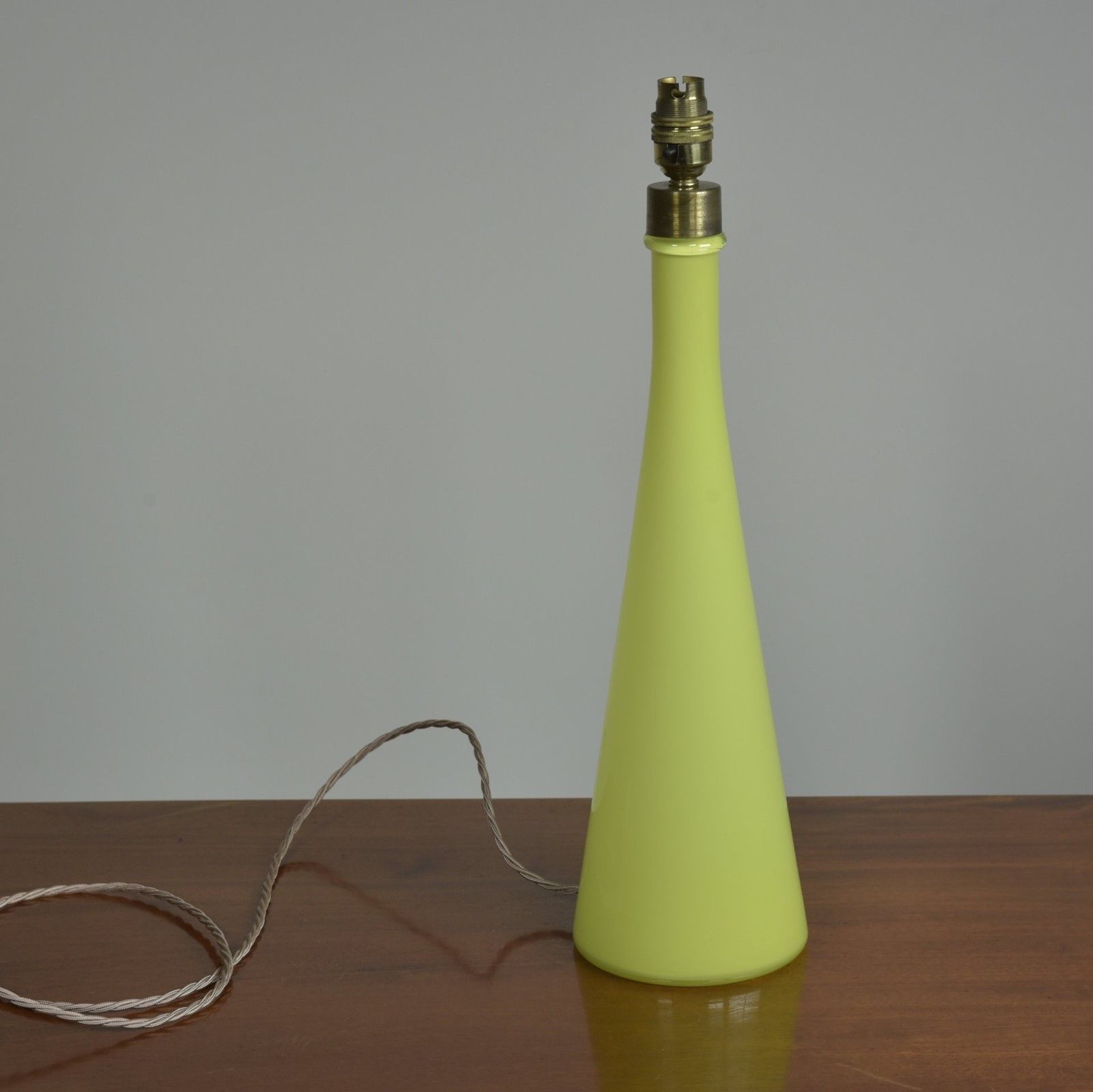 Scandinavian Primrose Glass Table Lamp photo vinterior