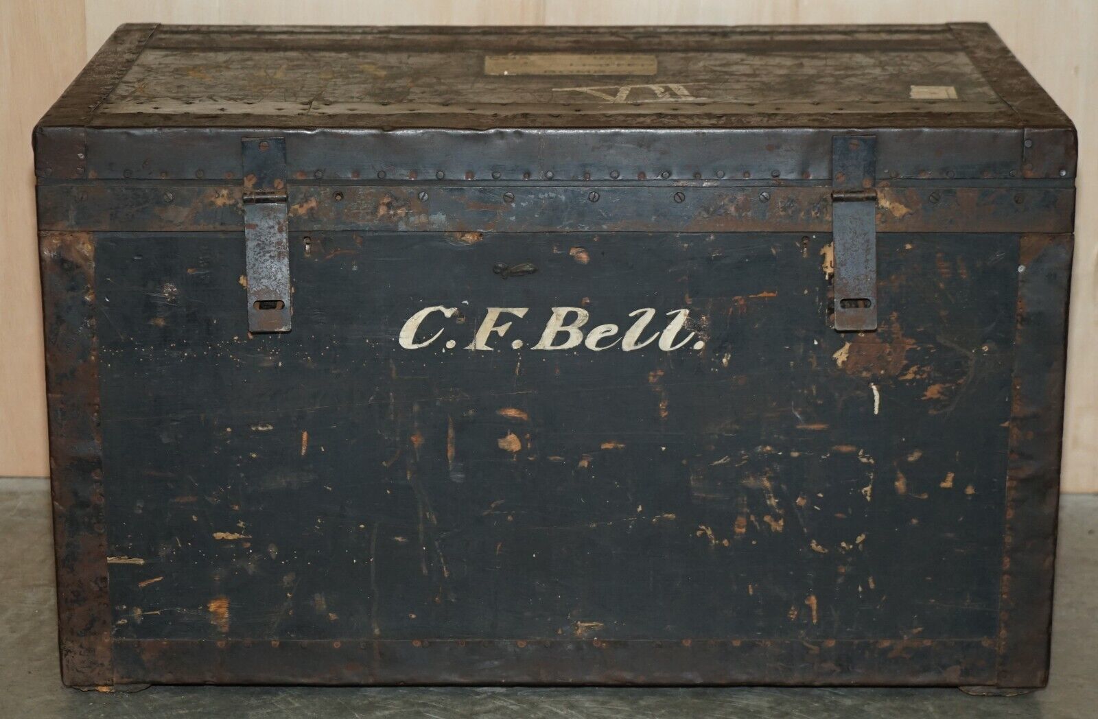 Original Antique Fully Stamped Army & Navy Cls Steamer Campaign Trunk Zinc Lined photo vinterior