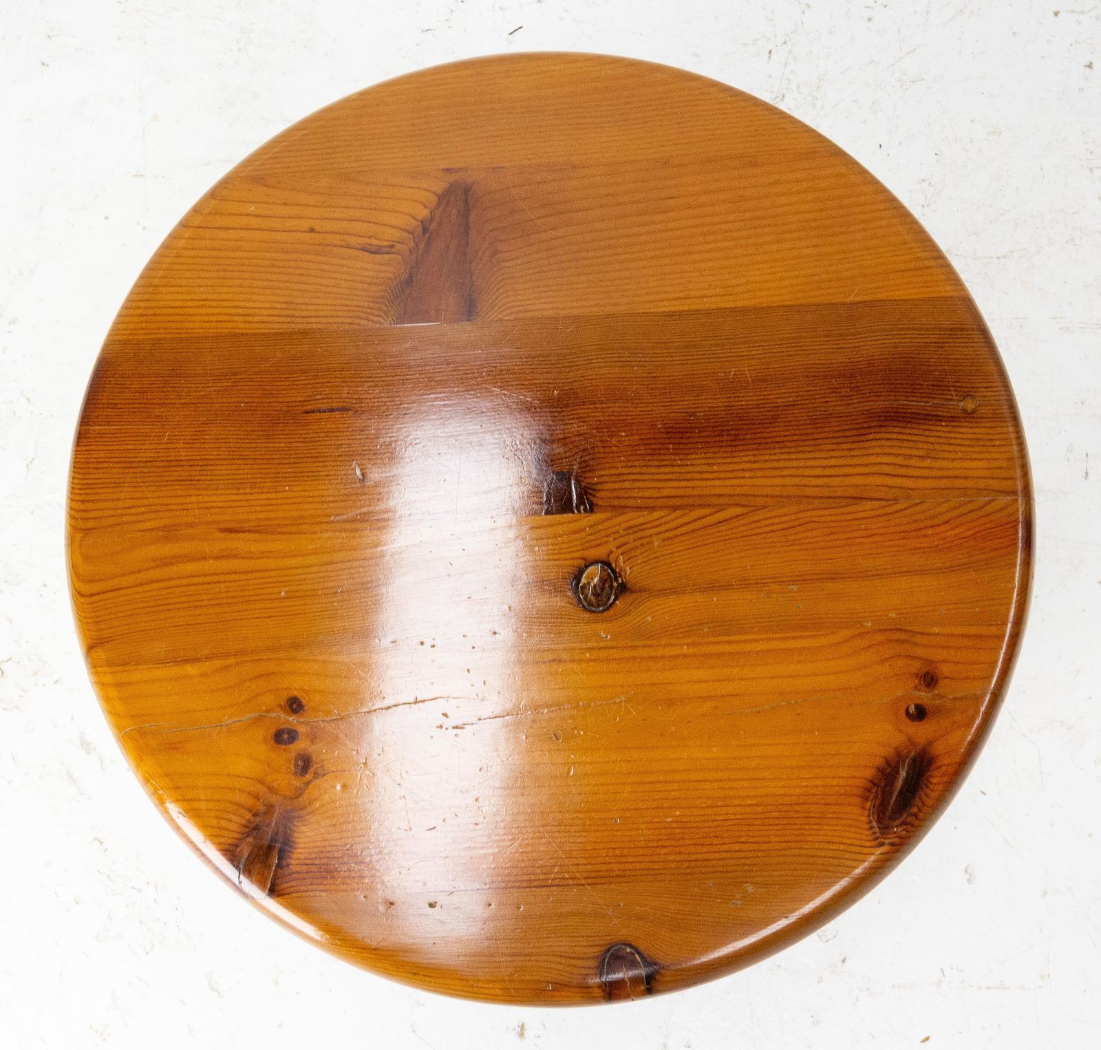 Table basse ronde française en pin avec tiroir, table de chevet, vers 1970 photo 574.0