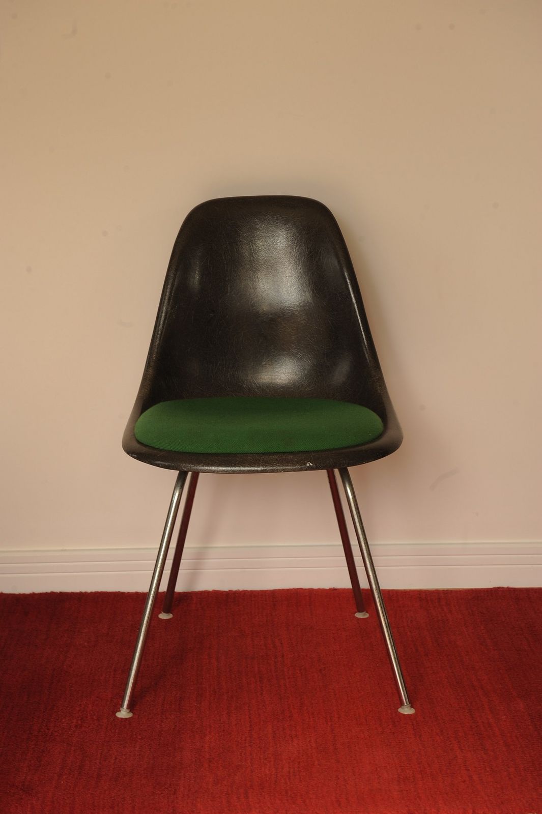 Charles & Ray Eames For Herman Miller Dss Fibreglass Upholstered Chair With Chrome Base Ol photo for sale