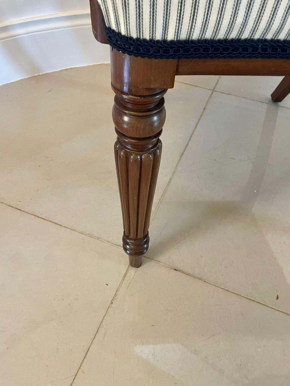 photo vinterior Antique Regency Quality Carved Mahogany Desk Chair